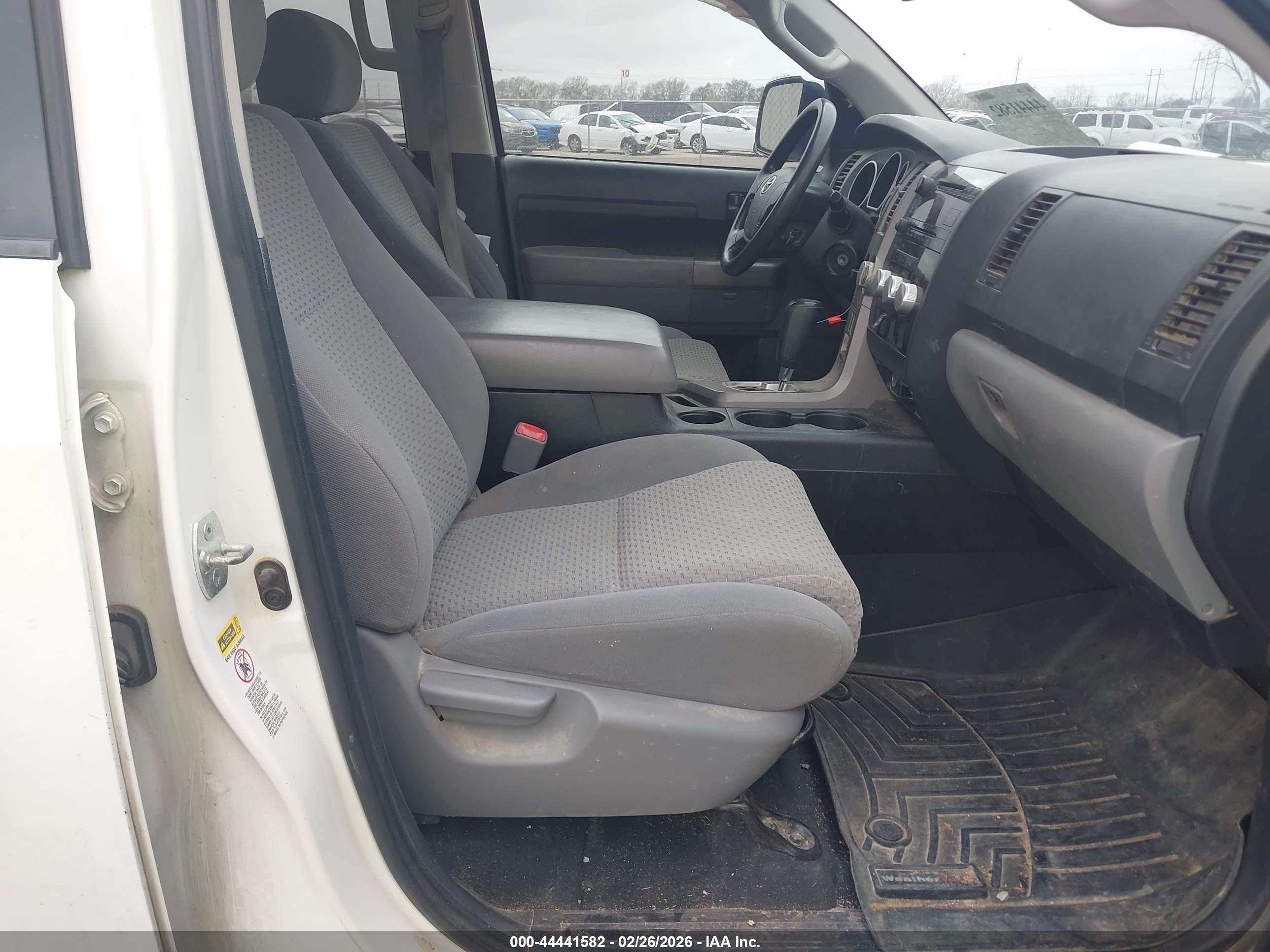 TOYOTA TUNDRA image 5