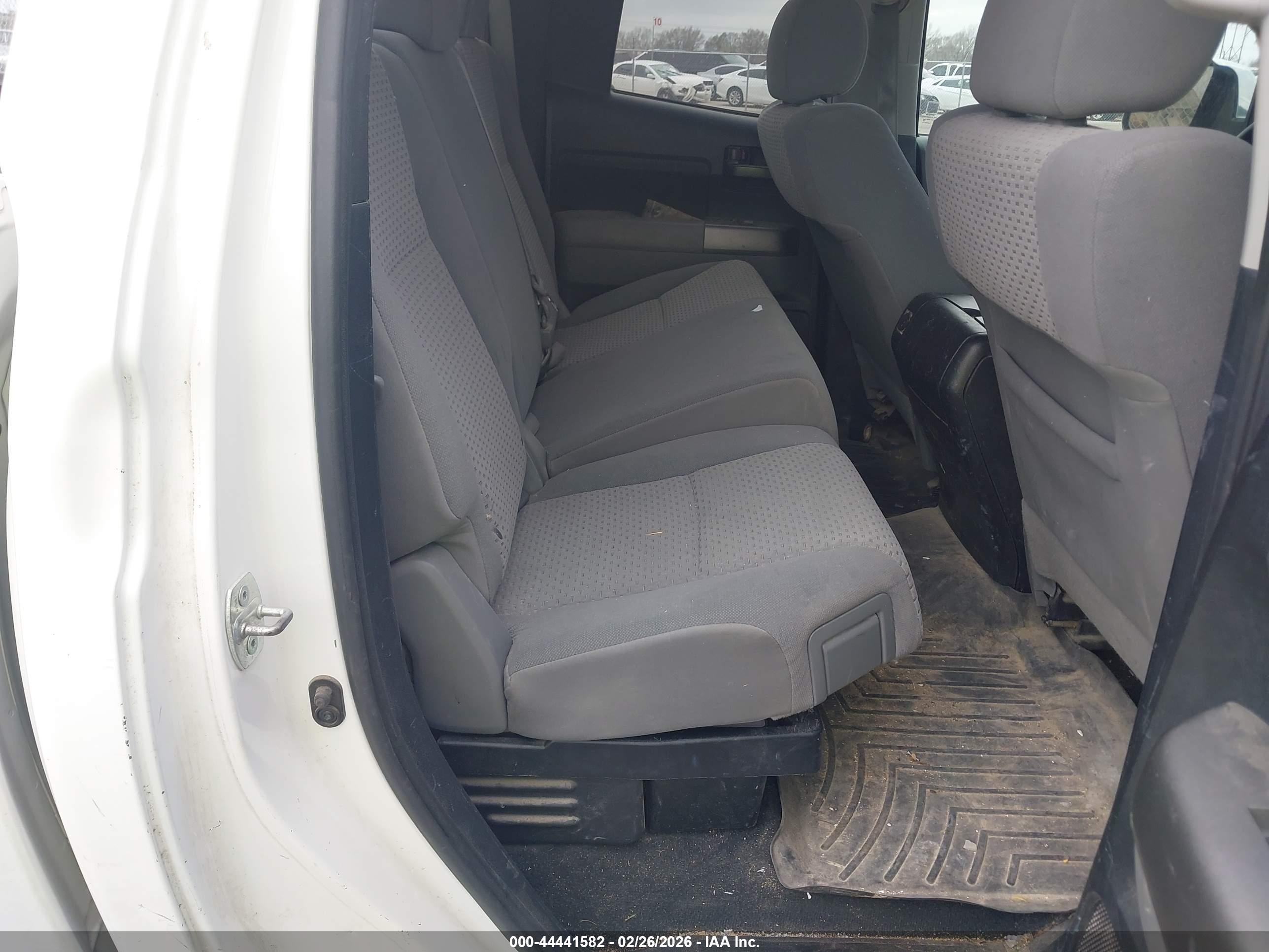 TOYOTA TUNDRA image 8