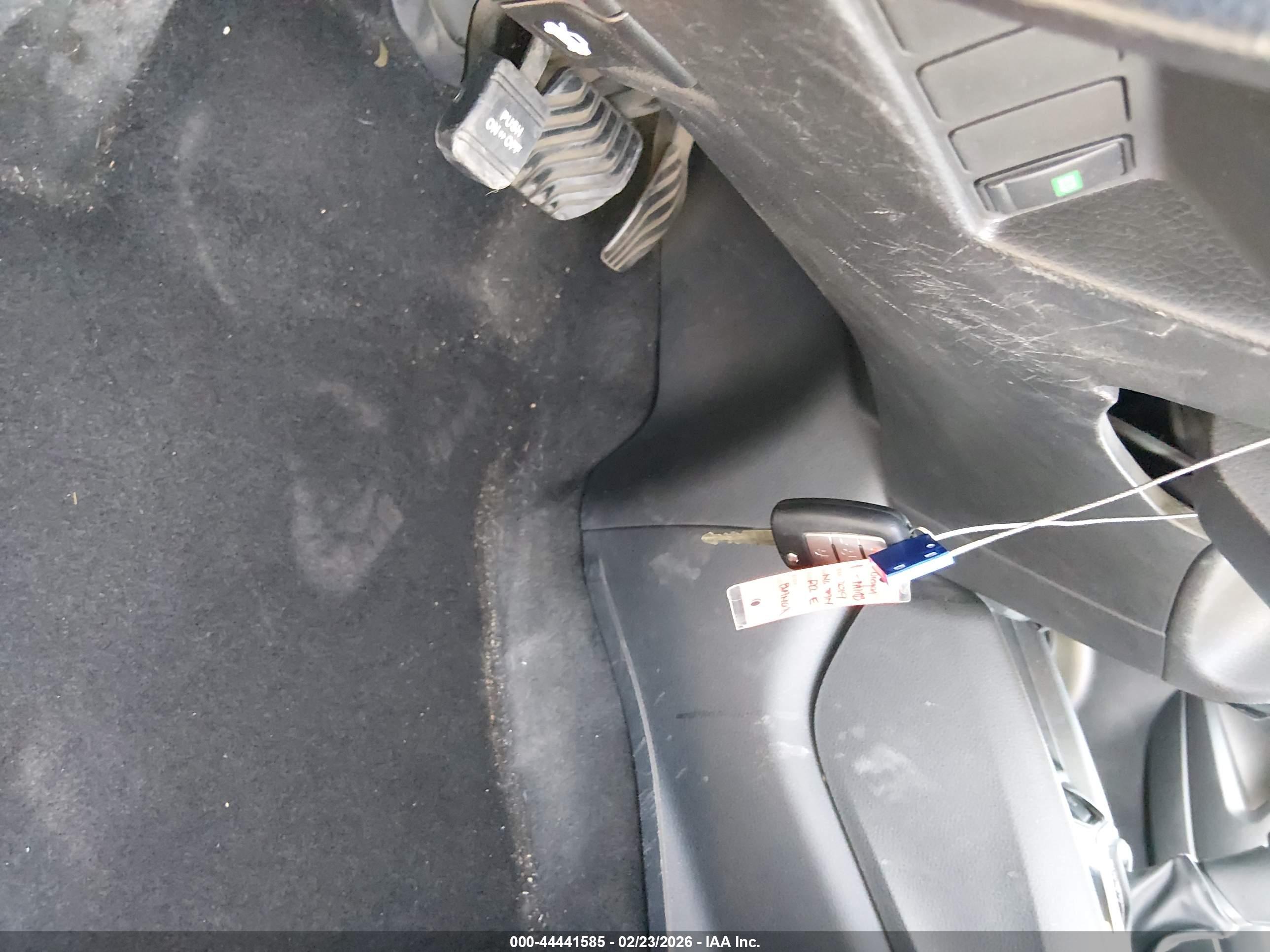 NISSAN ROGUE image 11