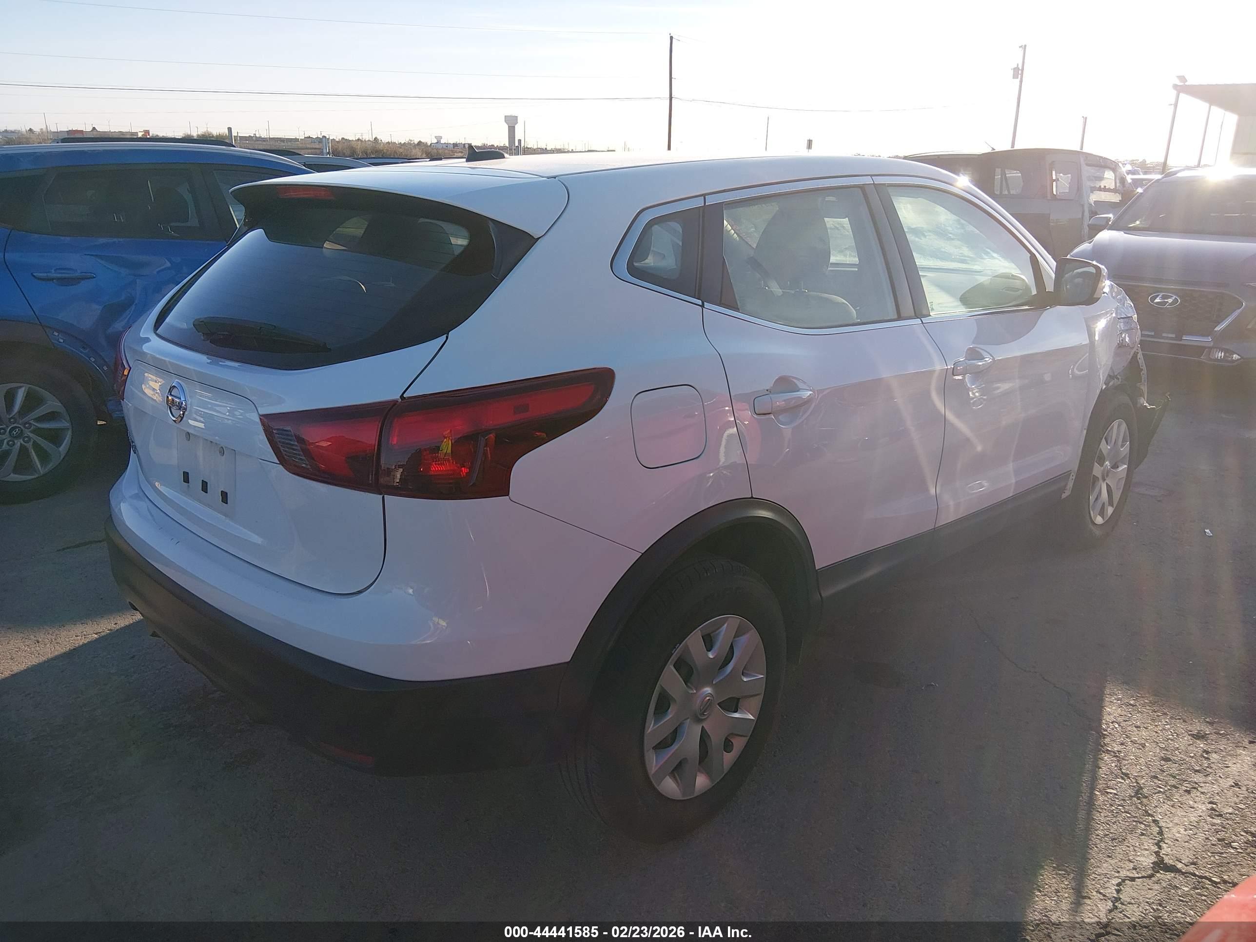 NISSAN ROGUE image 4