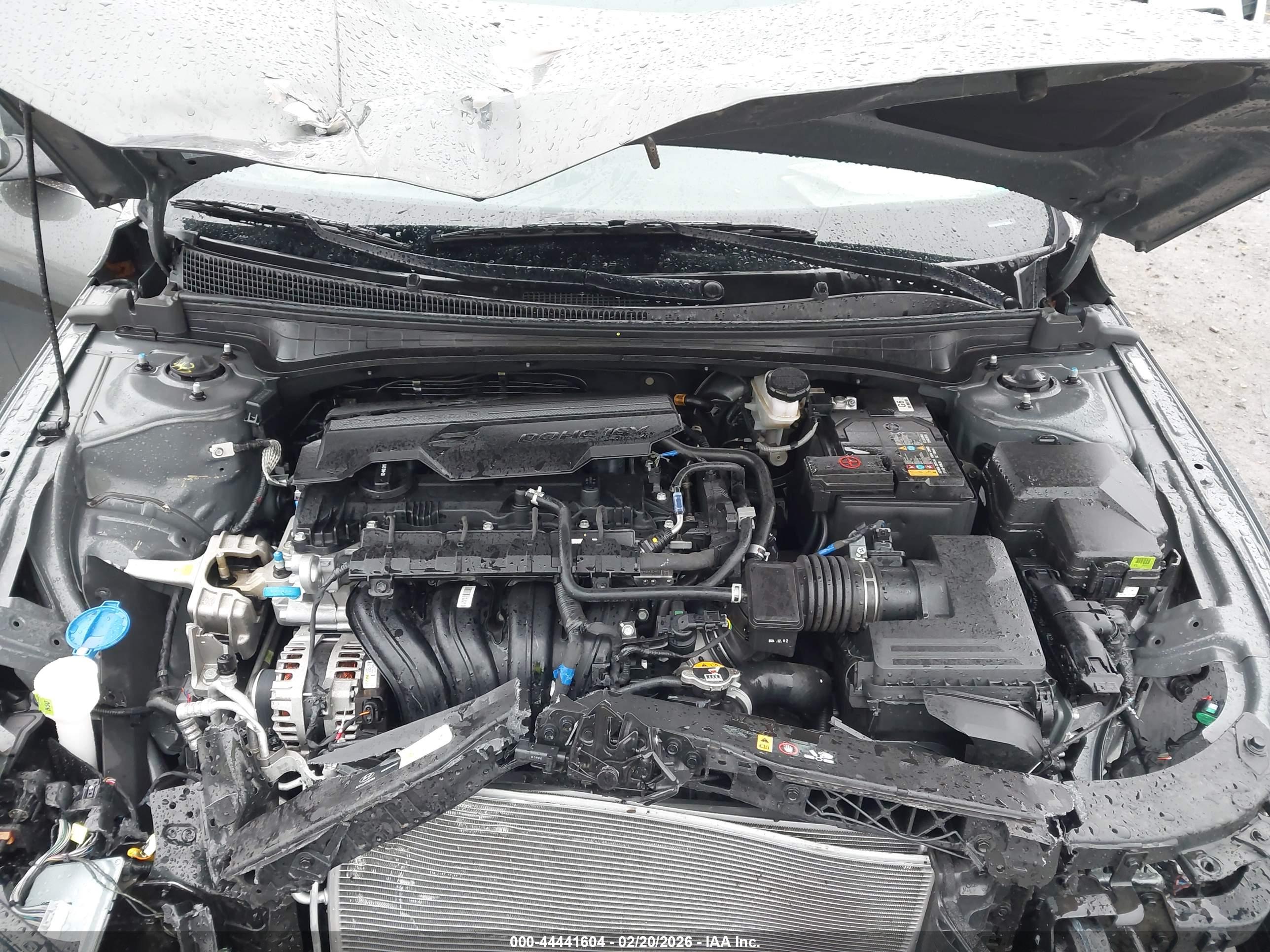 HYUNDAI ELANTRA image 10