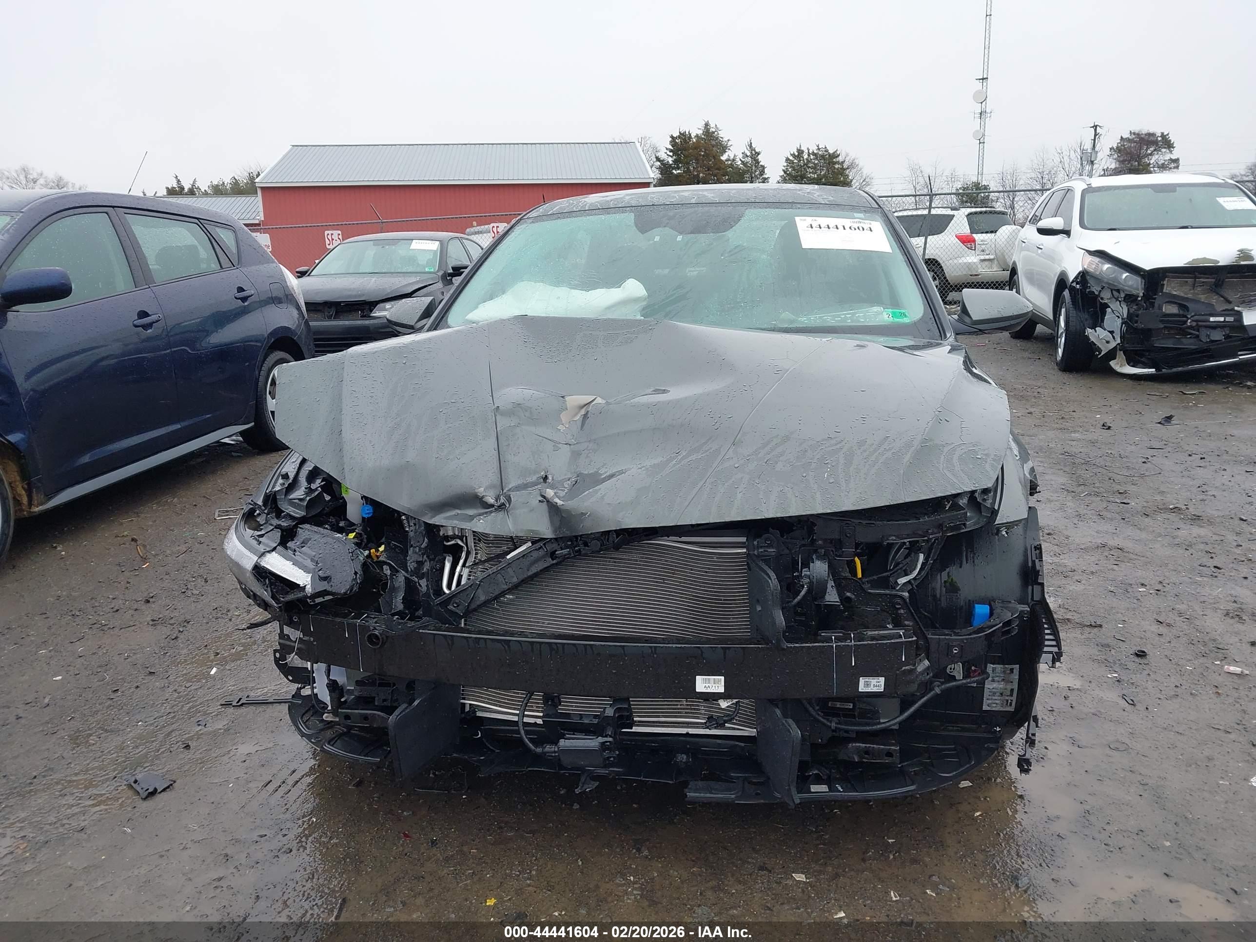 HYUNDAI ELANTRA image 6