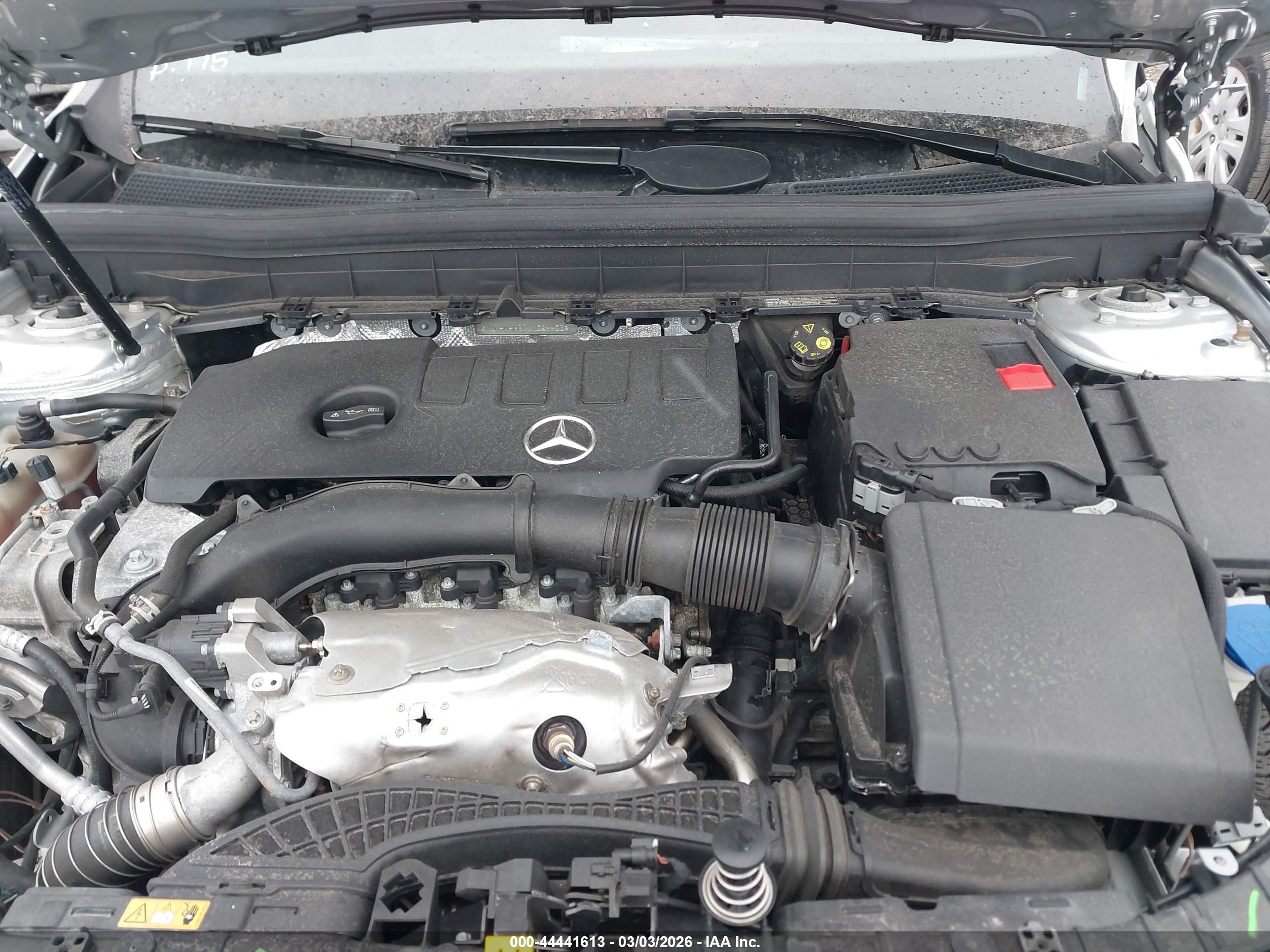 MERCEDES-BENZ GLB image 10
