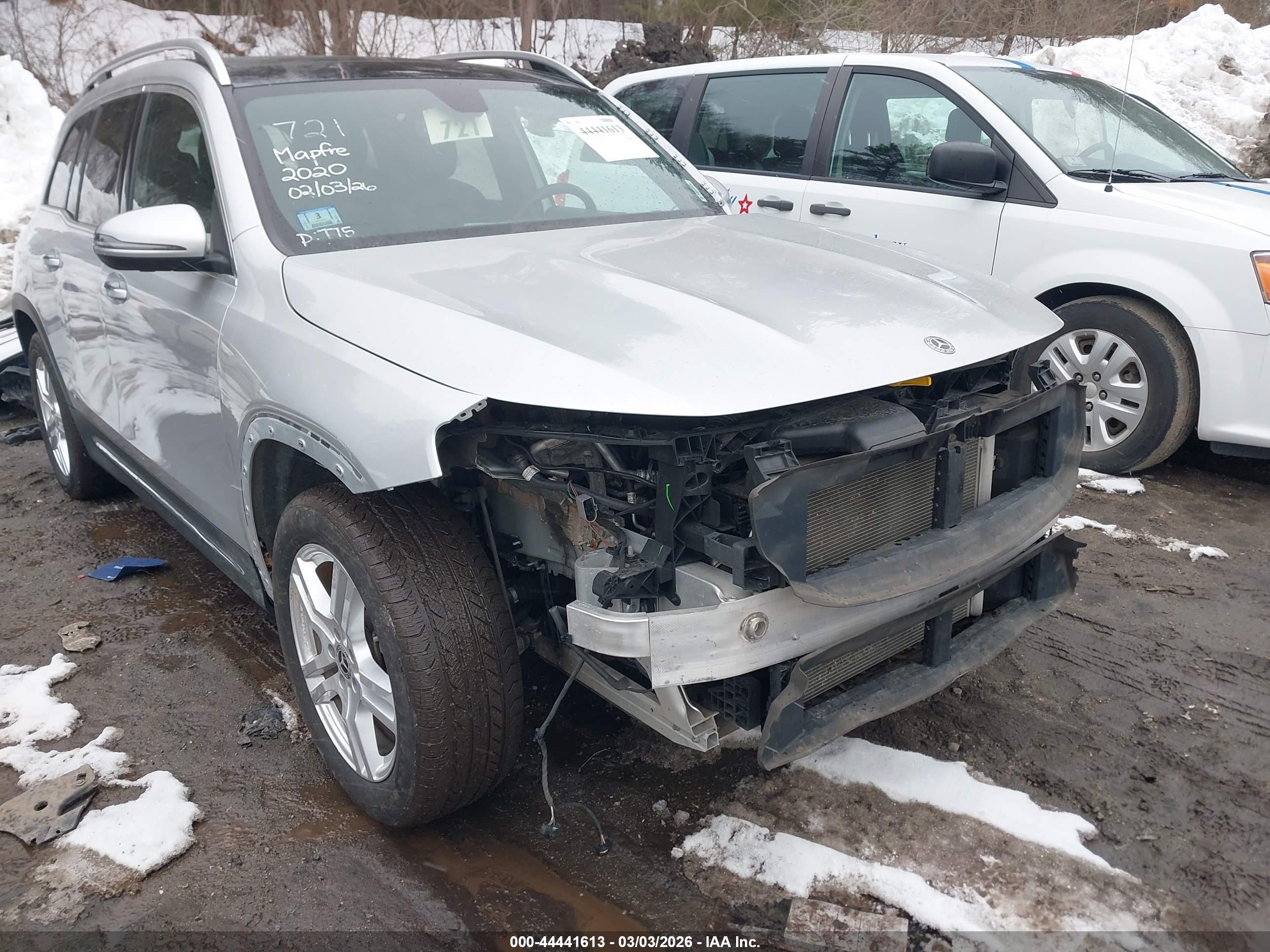 MERCEDES-BENZ GLB image 6