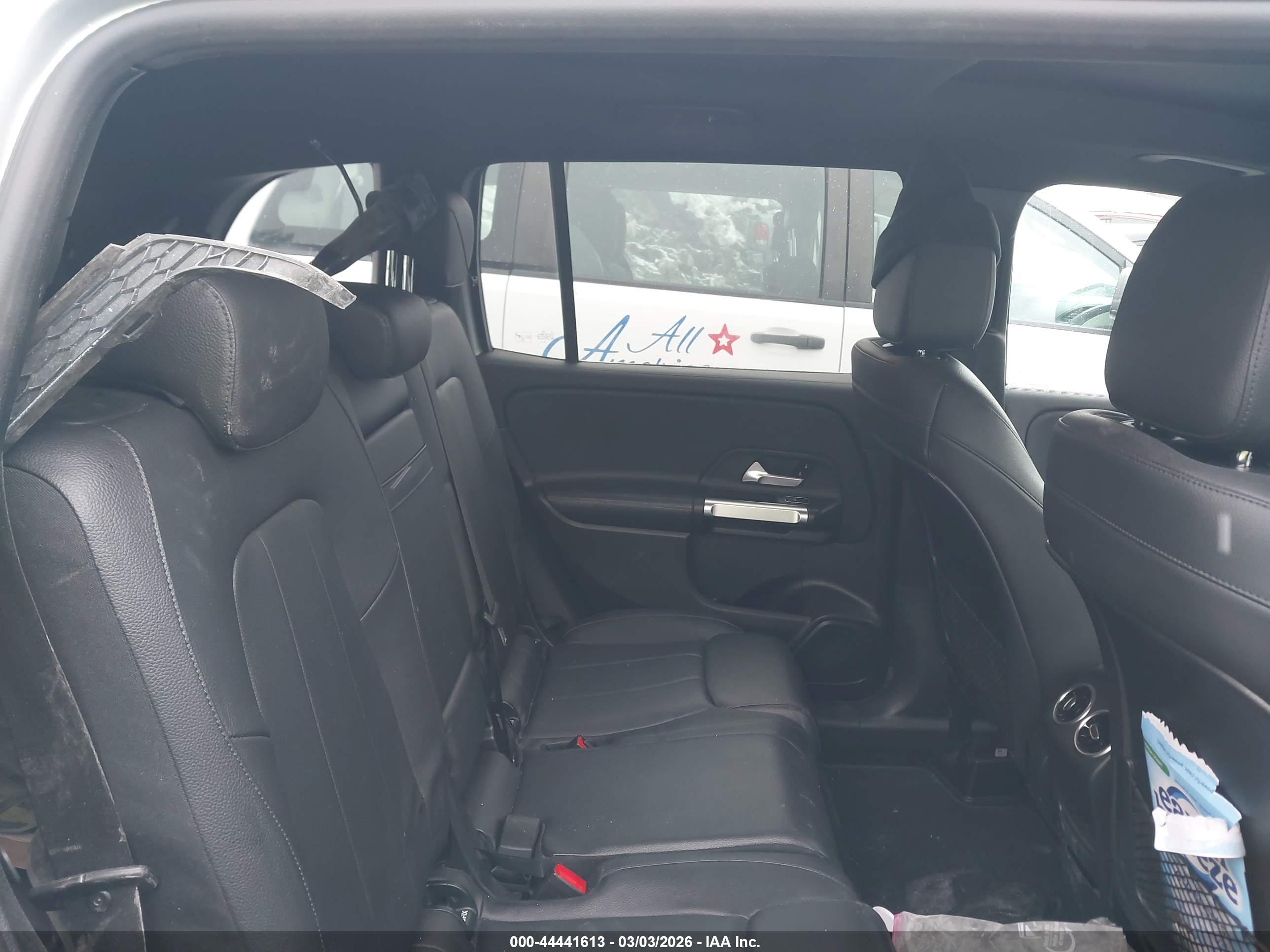 MERCEDES-BENZ GLB image 8