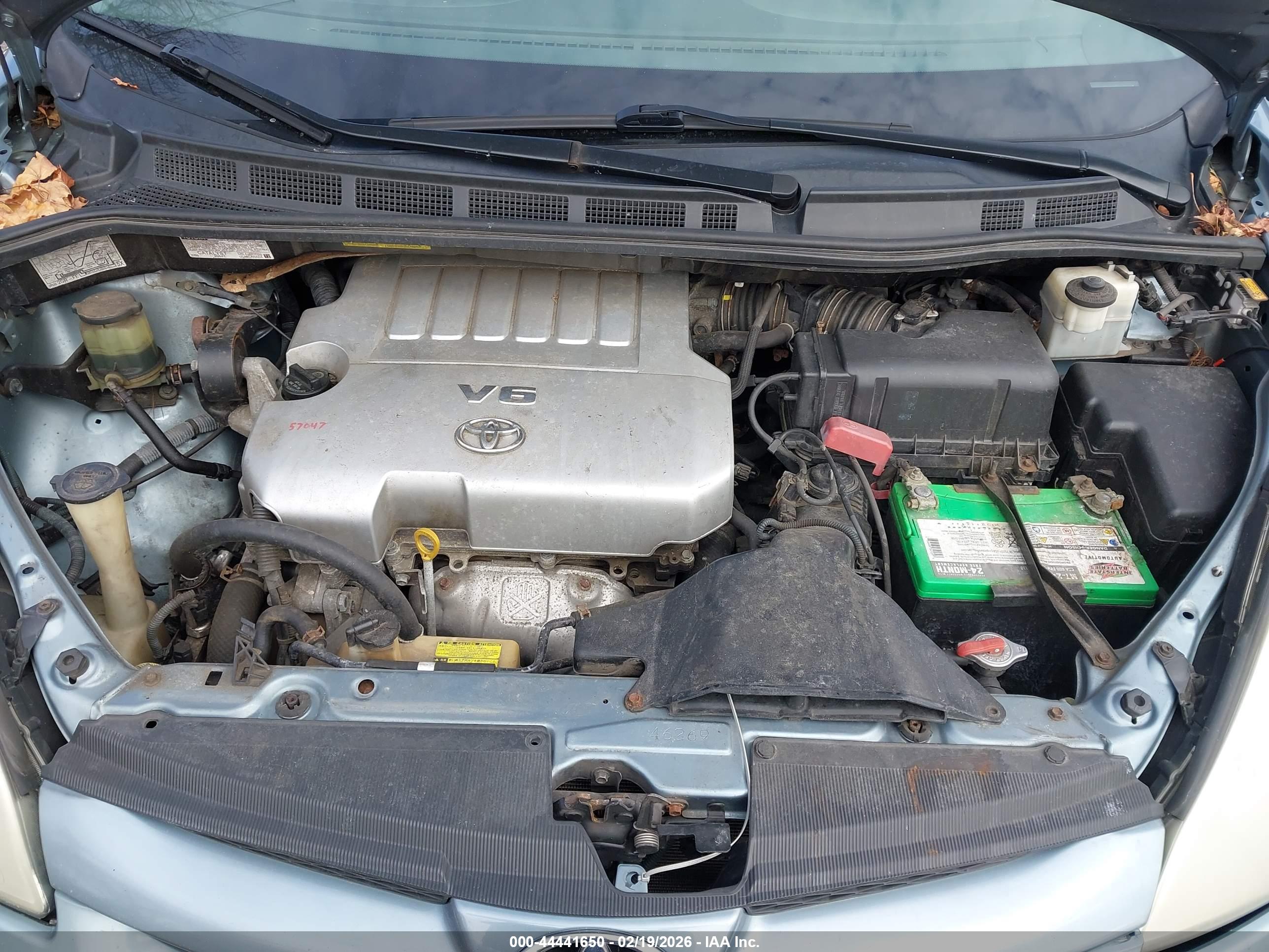 TOYOTA SIENNA image 10