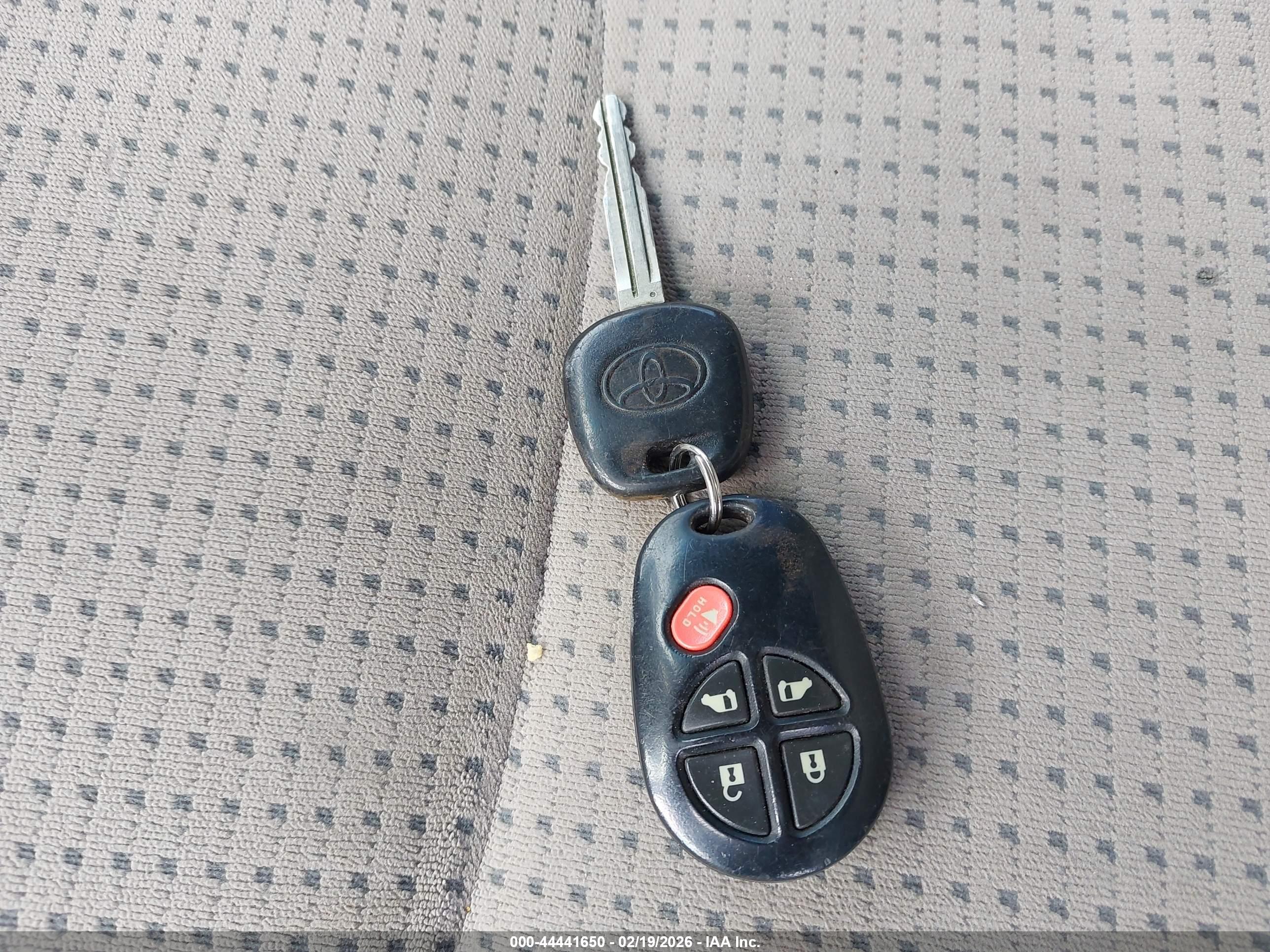 TOYOTA SIENNA image 11