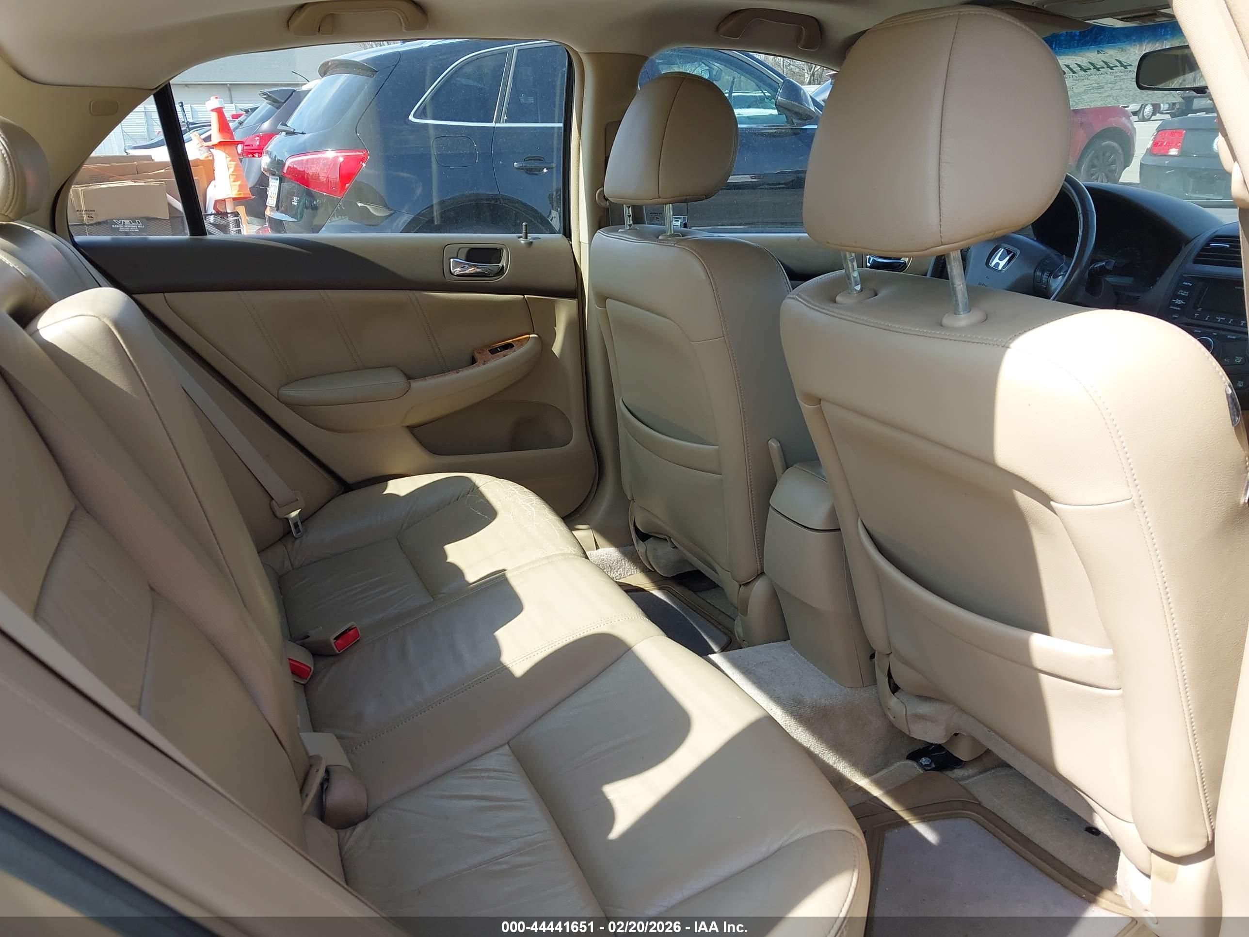 HONDA ACCORD image 8