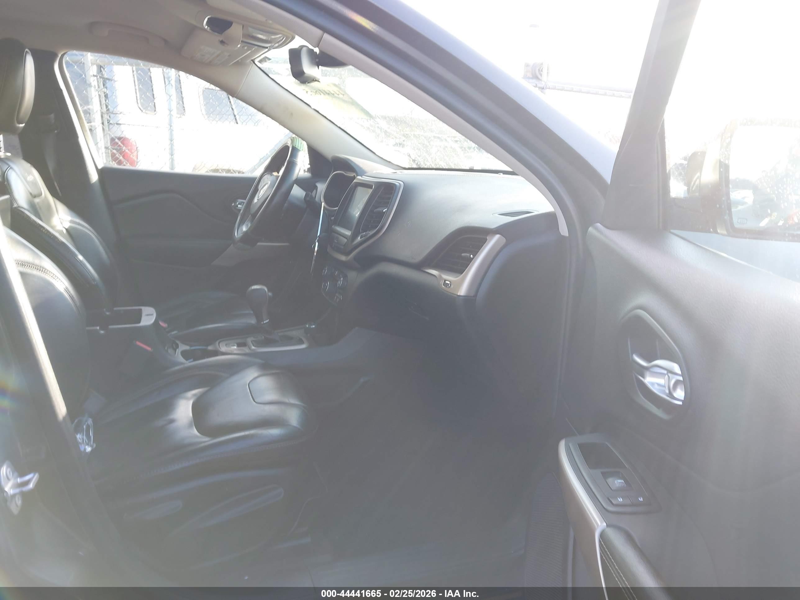 JEEP CHEROKEE image 5