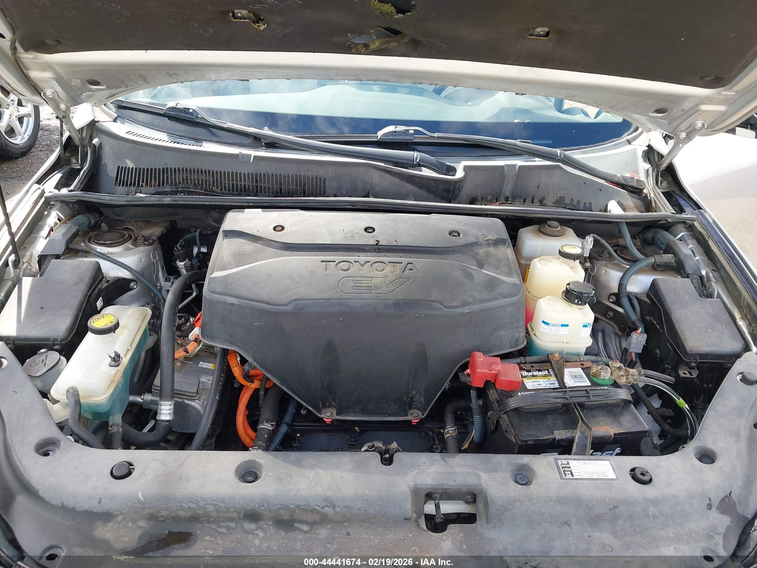 TOYOTA RAV4 image 10