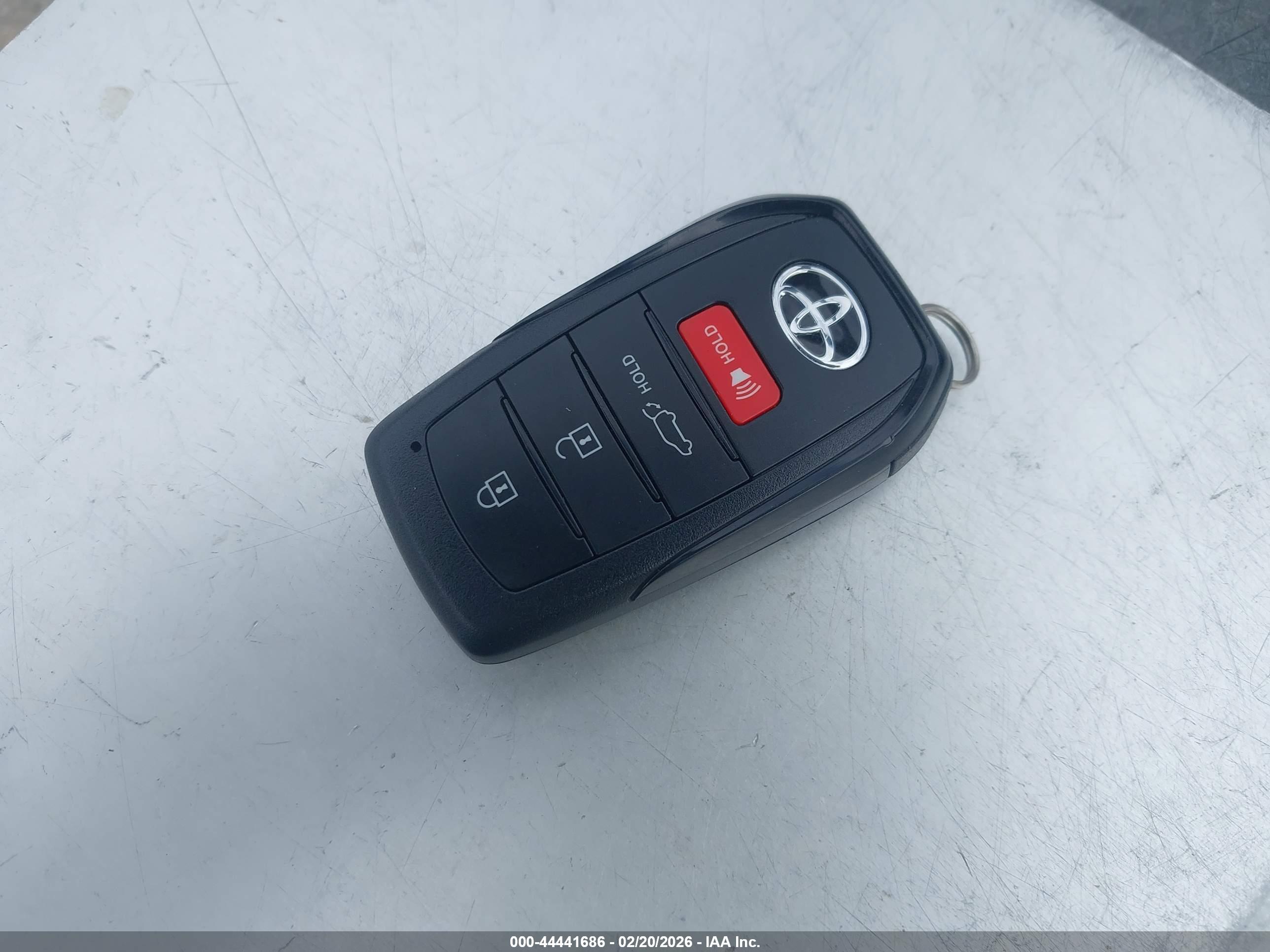 TOYOTA PRIUS image 11