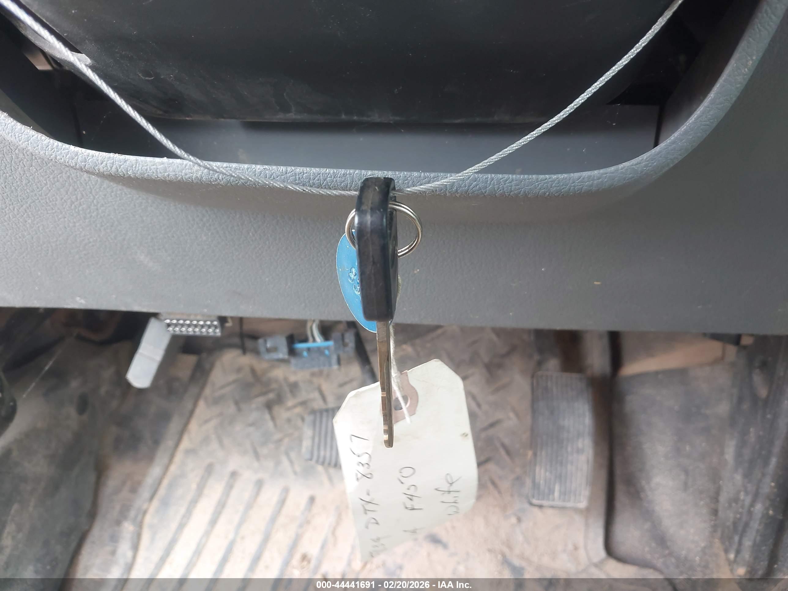 FORD F-450 image 11