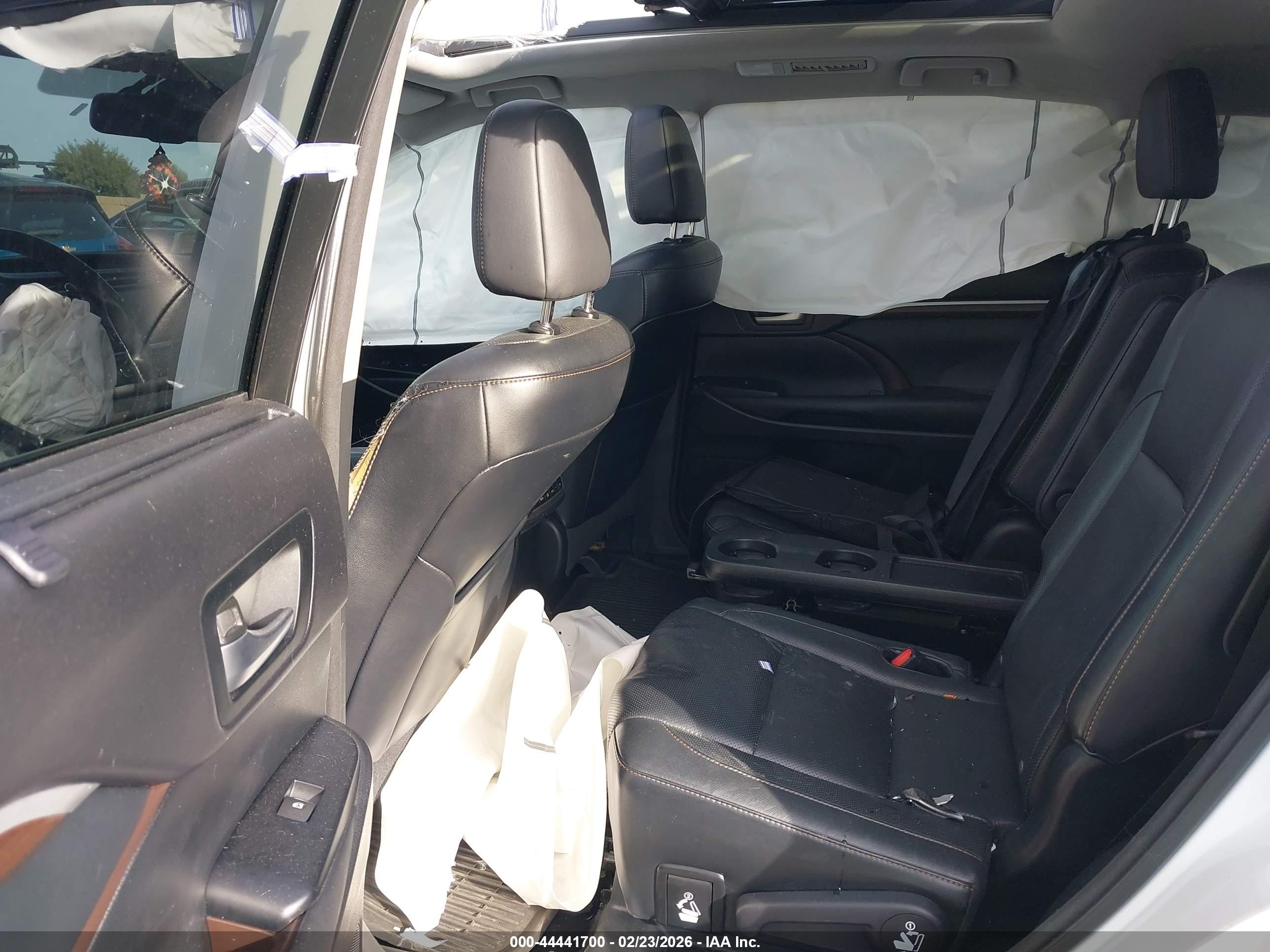 TOYOTA HIGHLANDER image 8