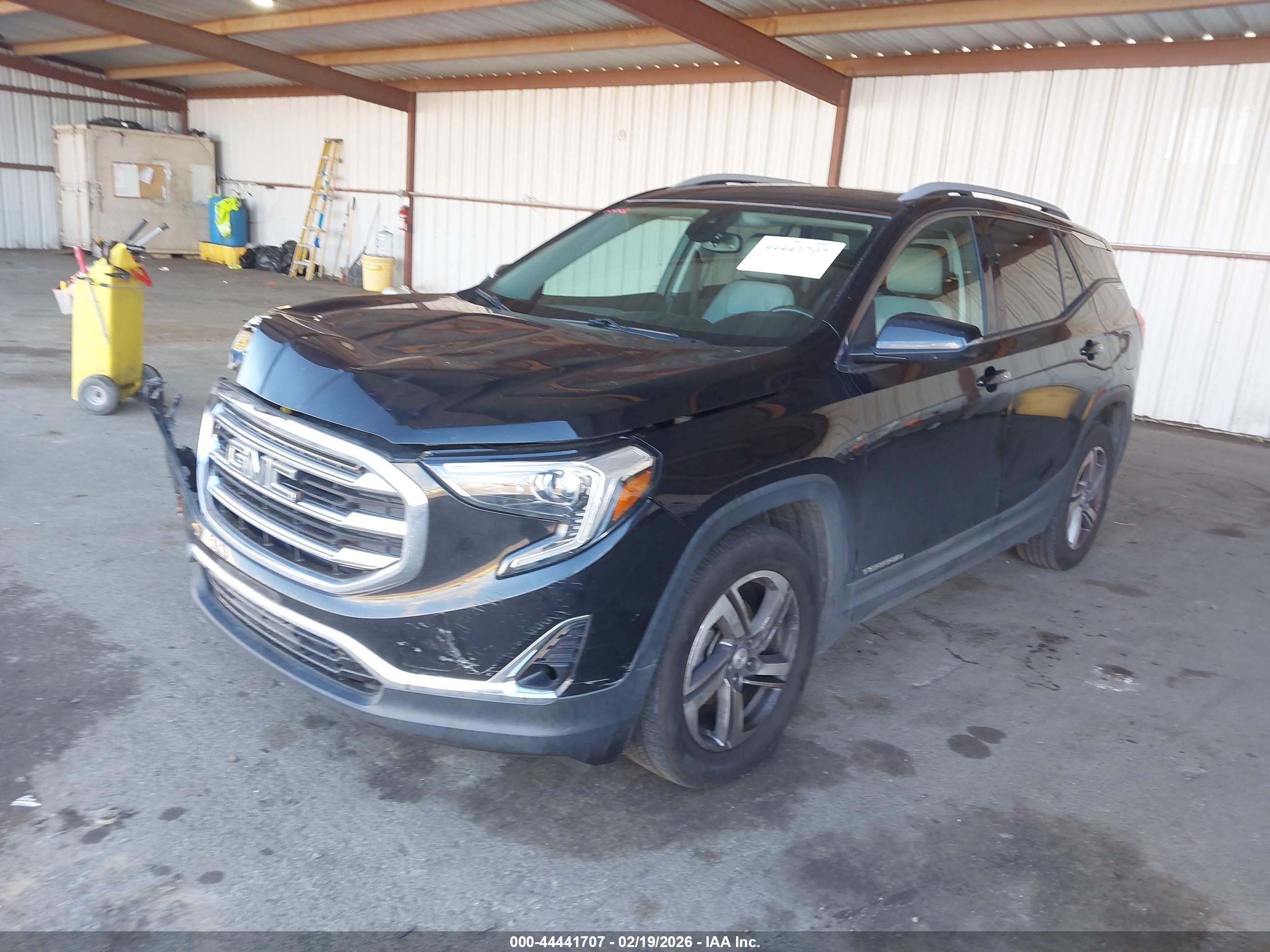GMC TERRAIN image 2
