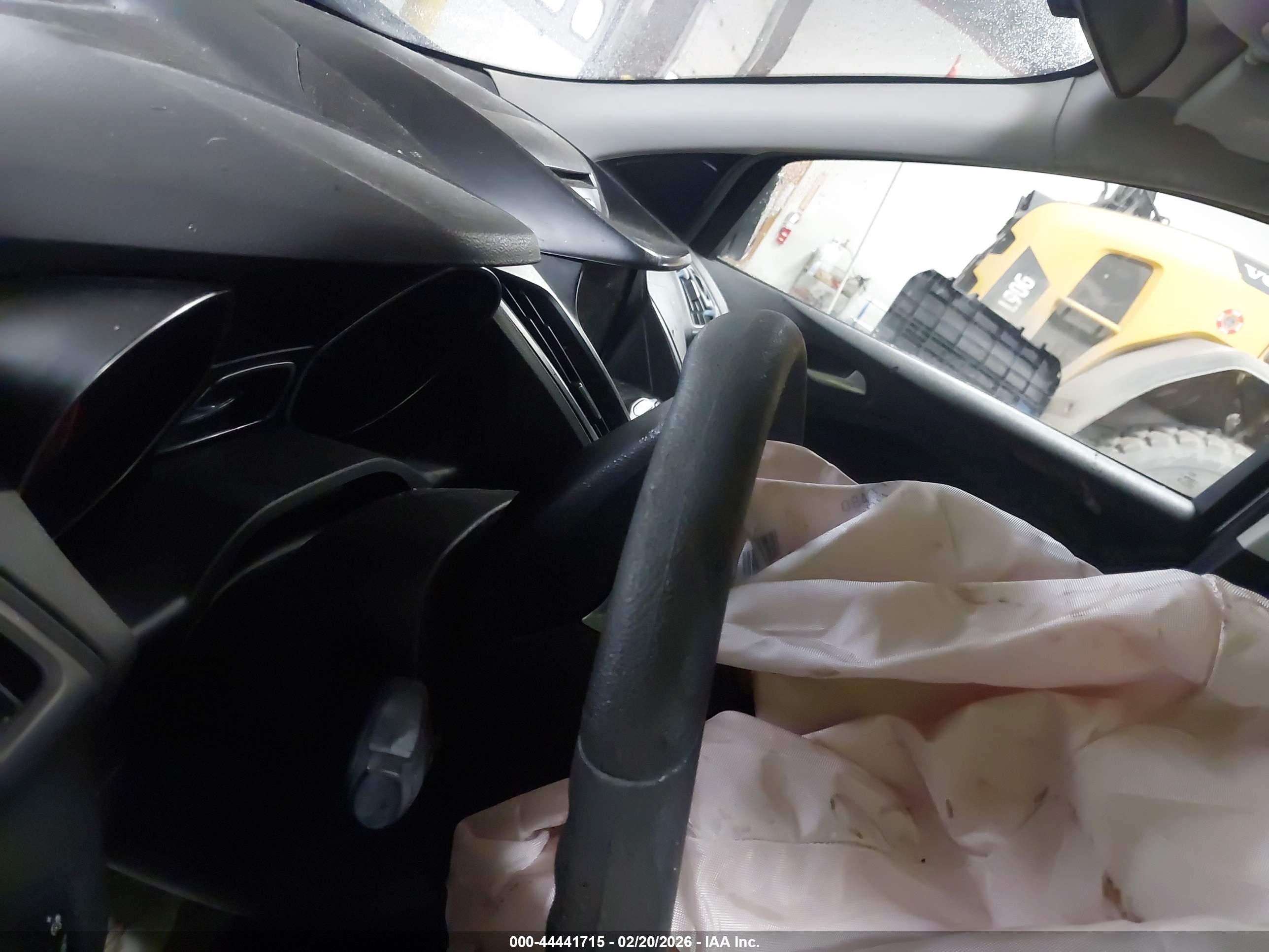 FORD ESCAPE image 7