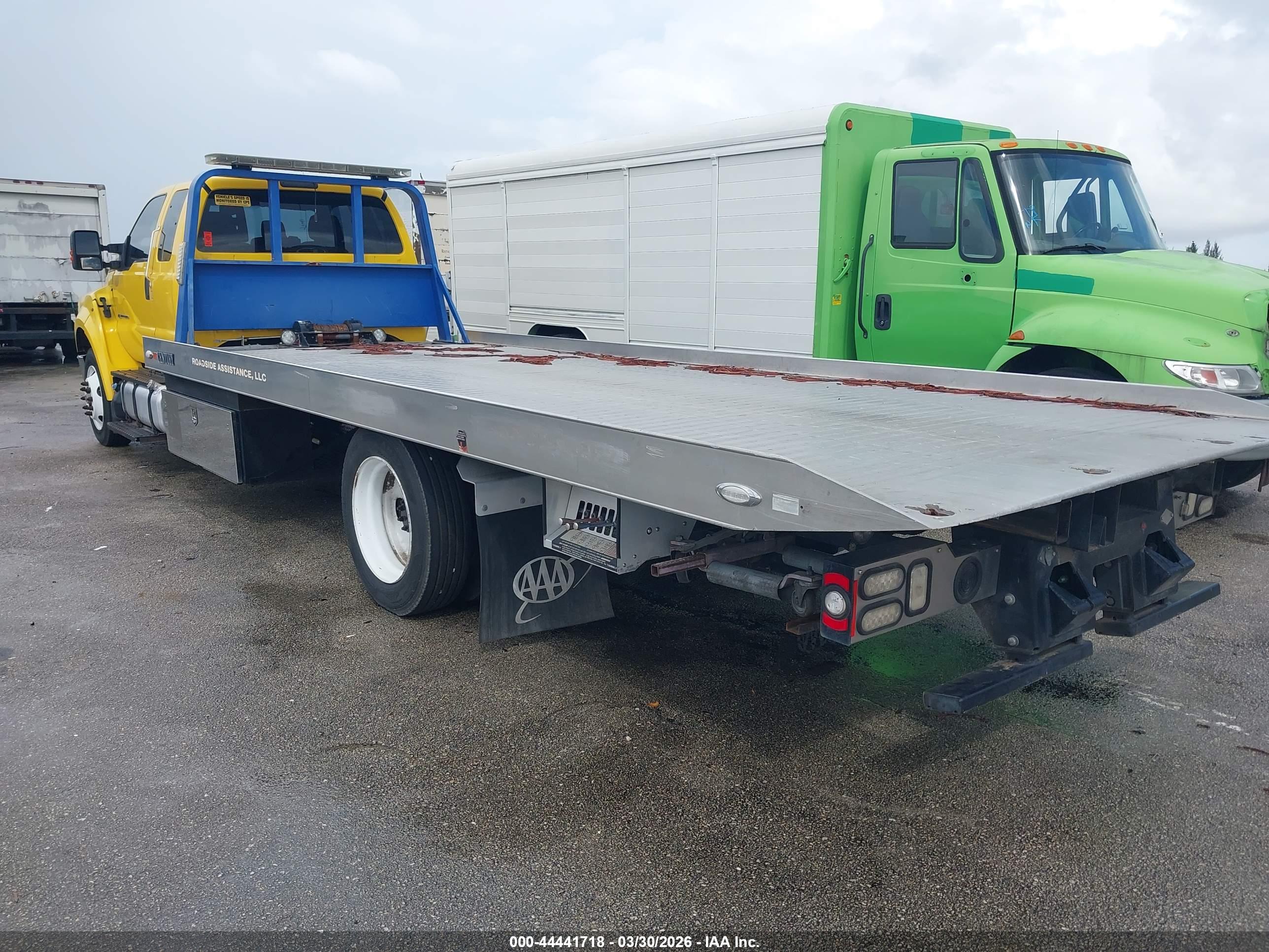 FORD F-650 image 3