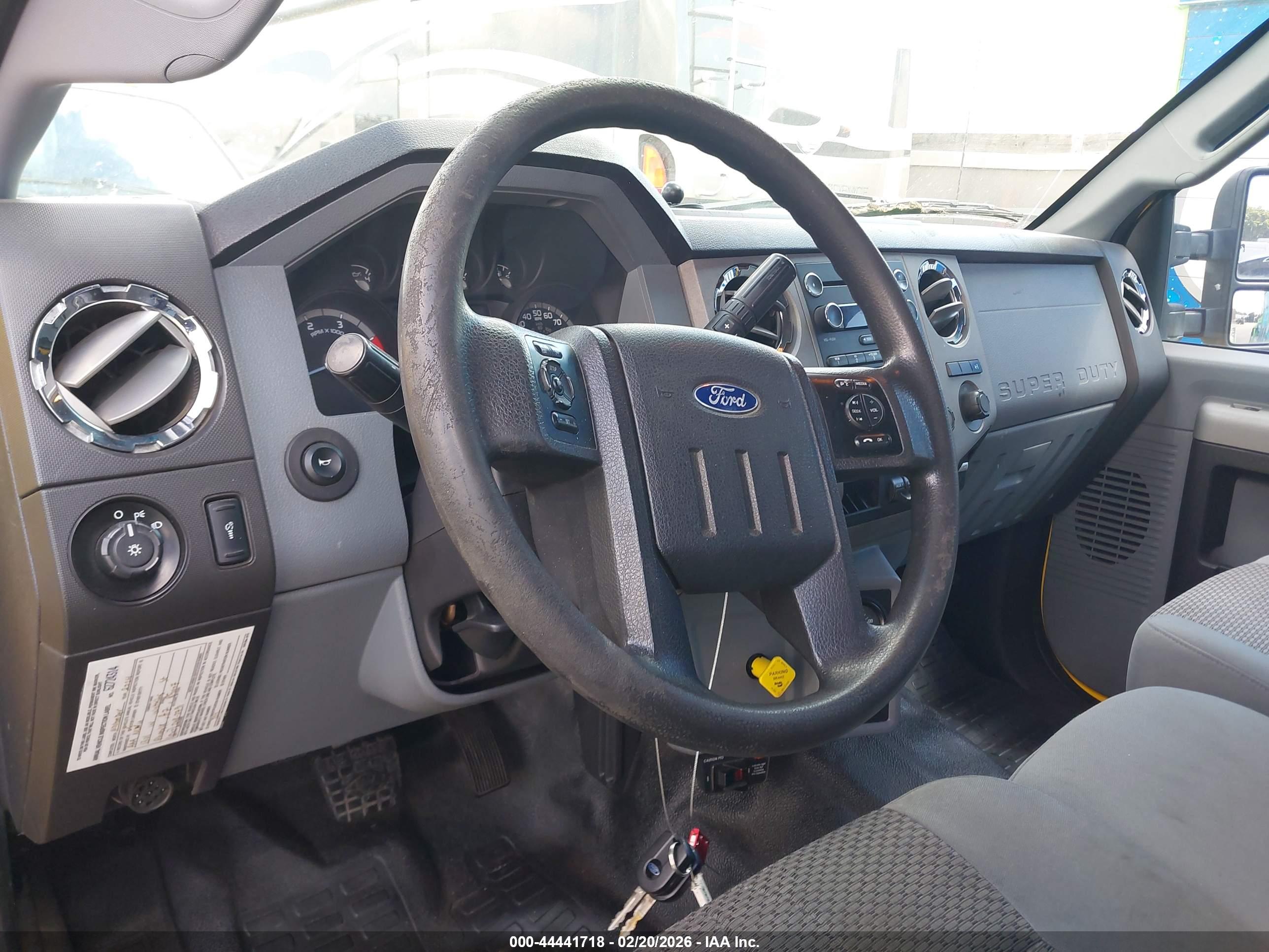 FORD F-650 image 7