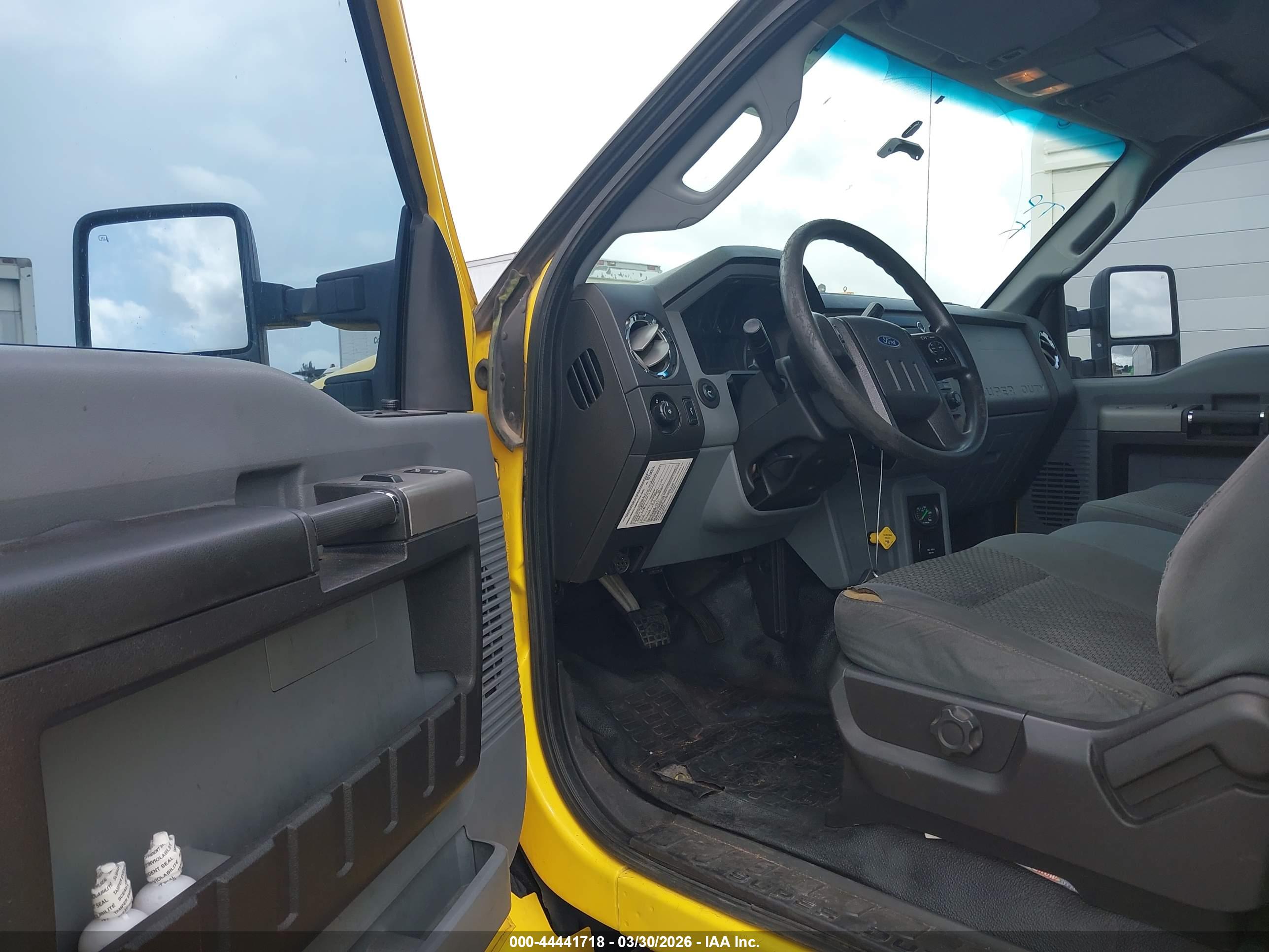 FORD F-650 image 8