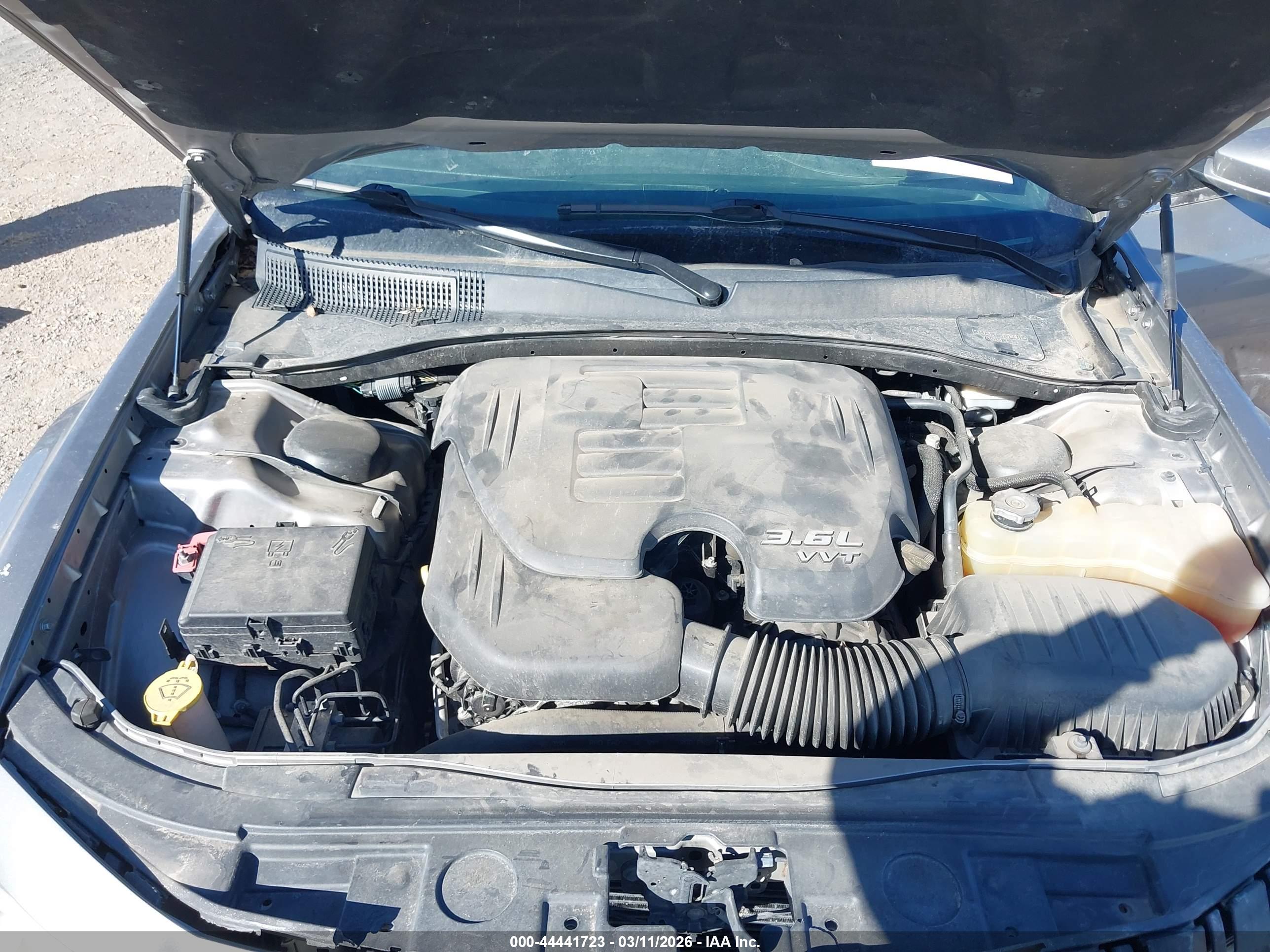 CHRYSLER 300 image 10