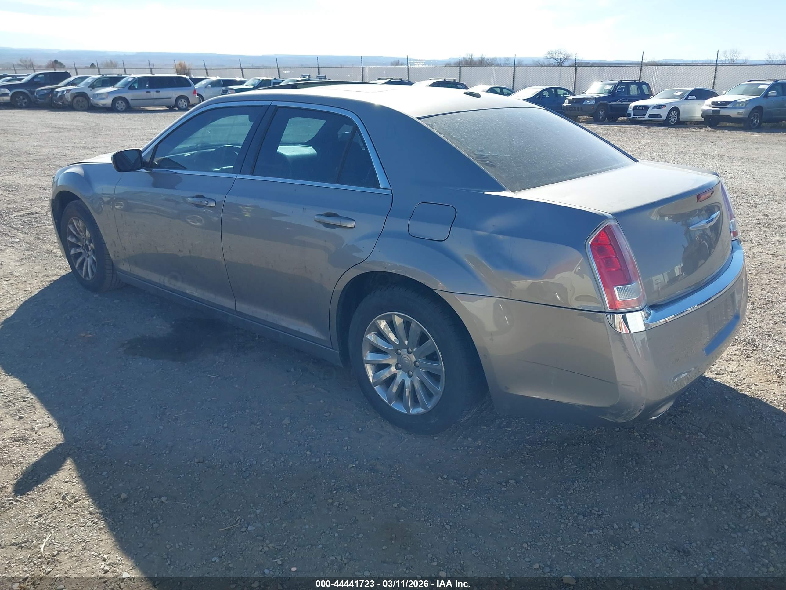 CHRYSLER 300 image 3