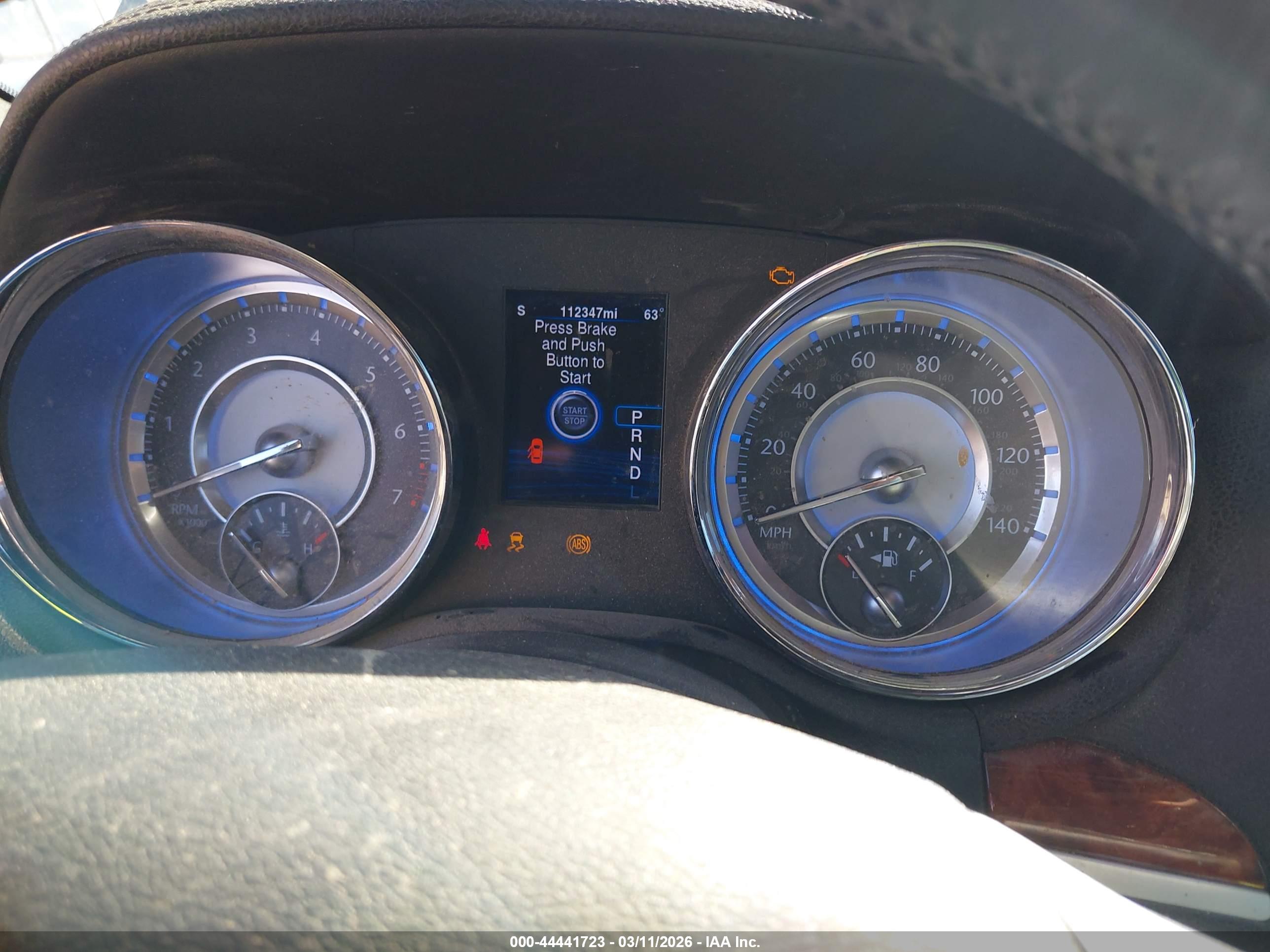CHRYSLER 300 image 7