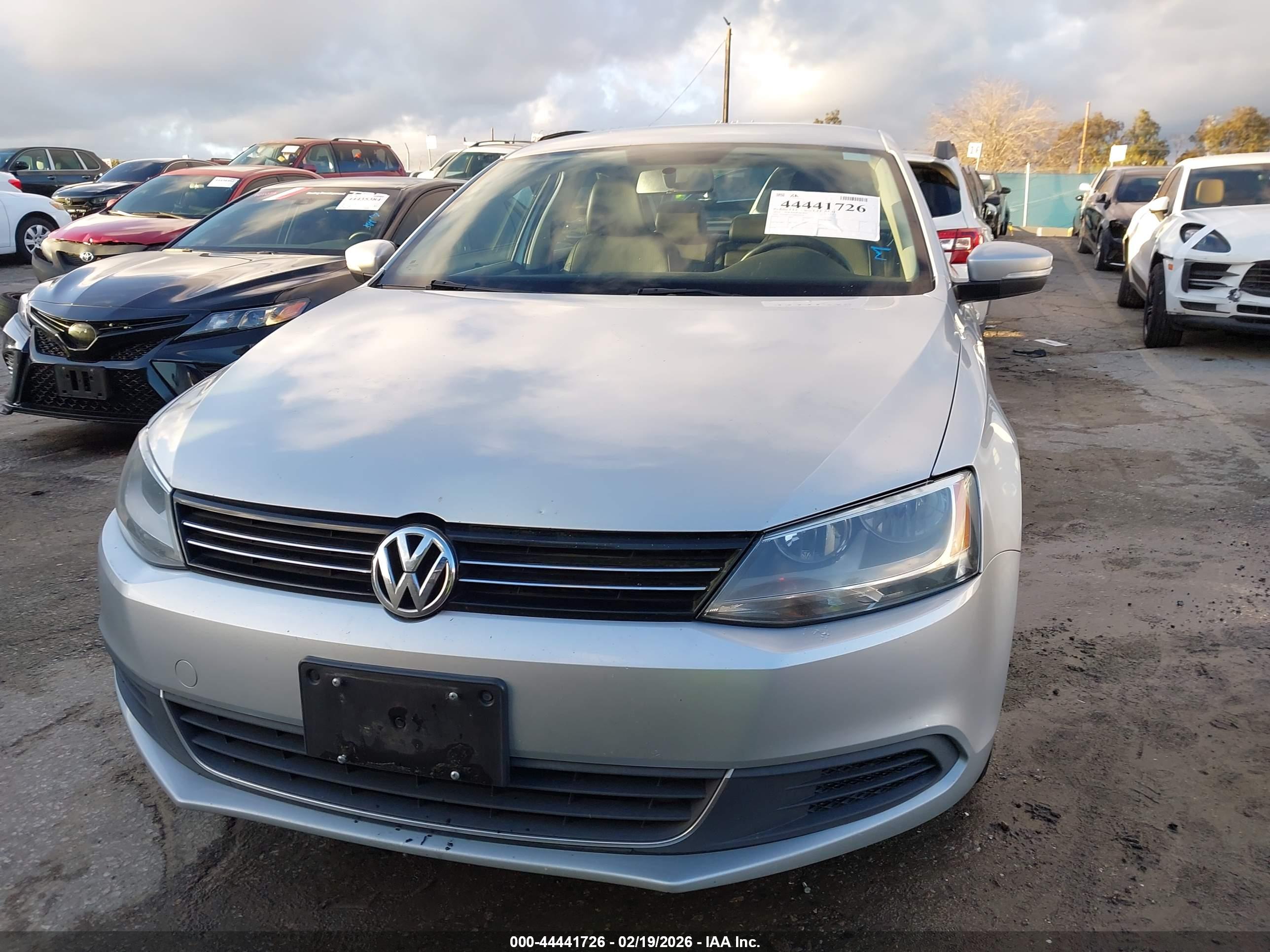 VOLKSWAGEN JETTA image 6