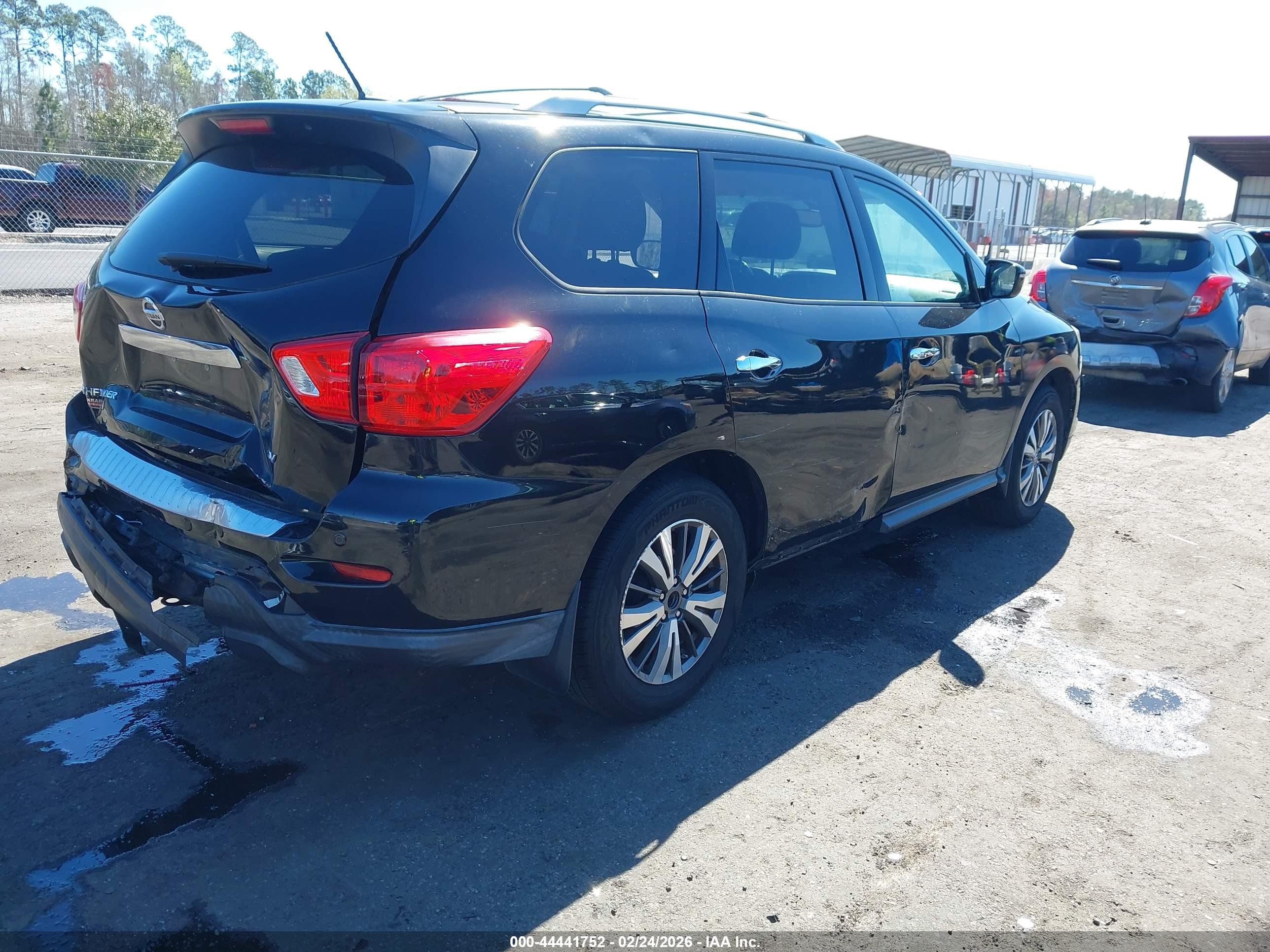 NISSAN PATHFINDER image 4