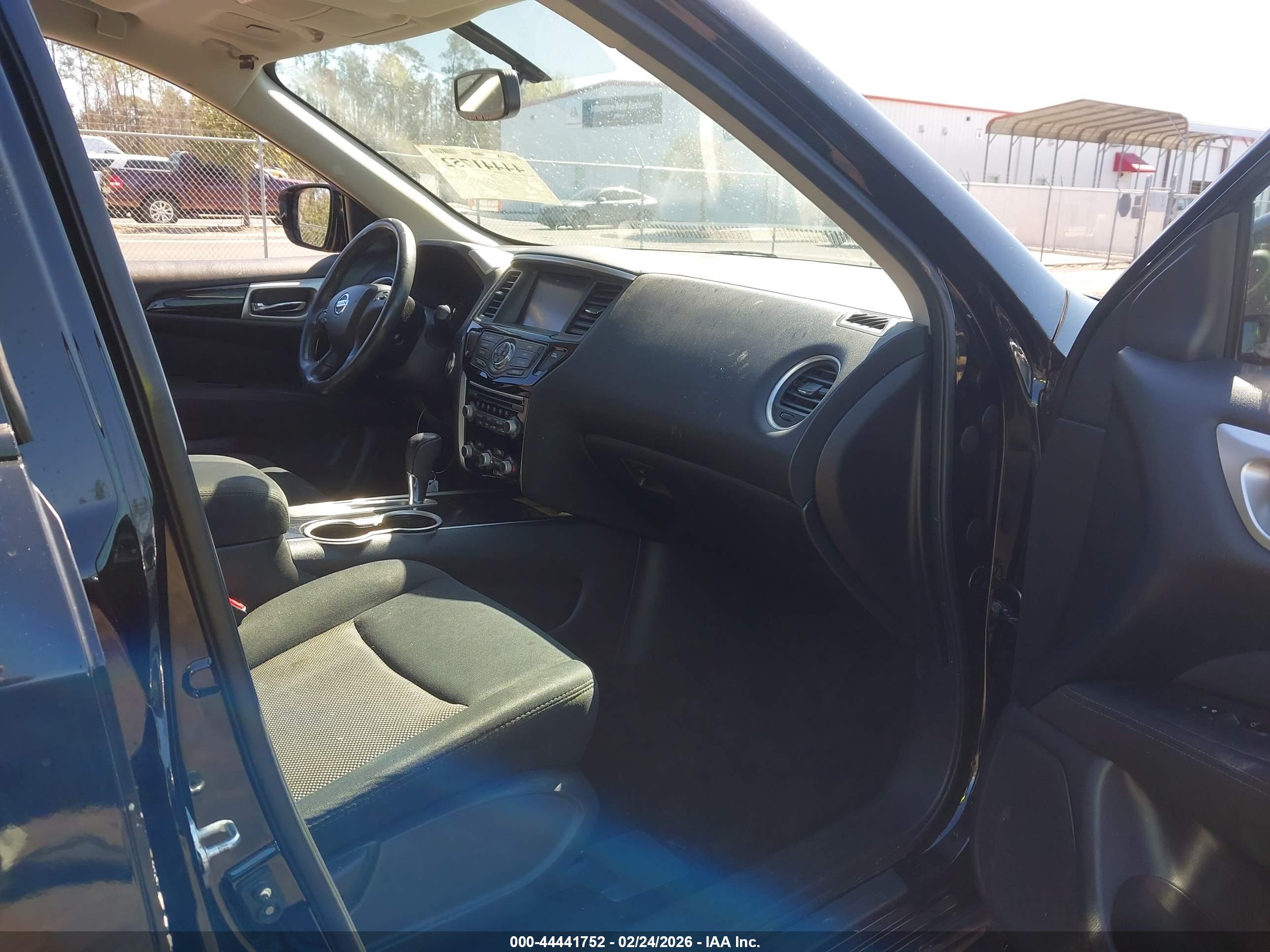 NISSAN PATHFINDER image 5