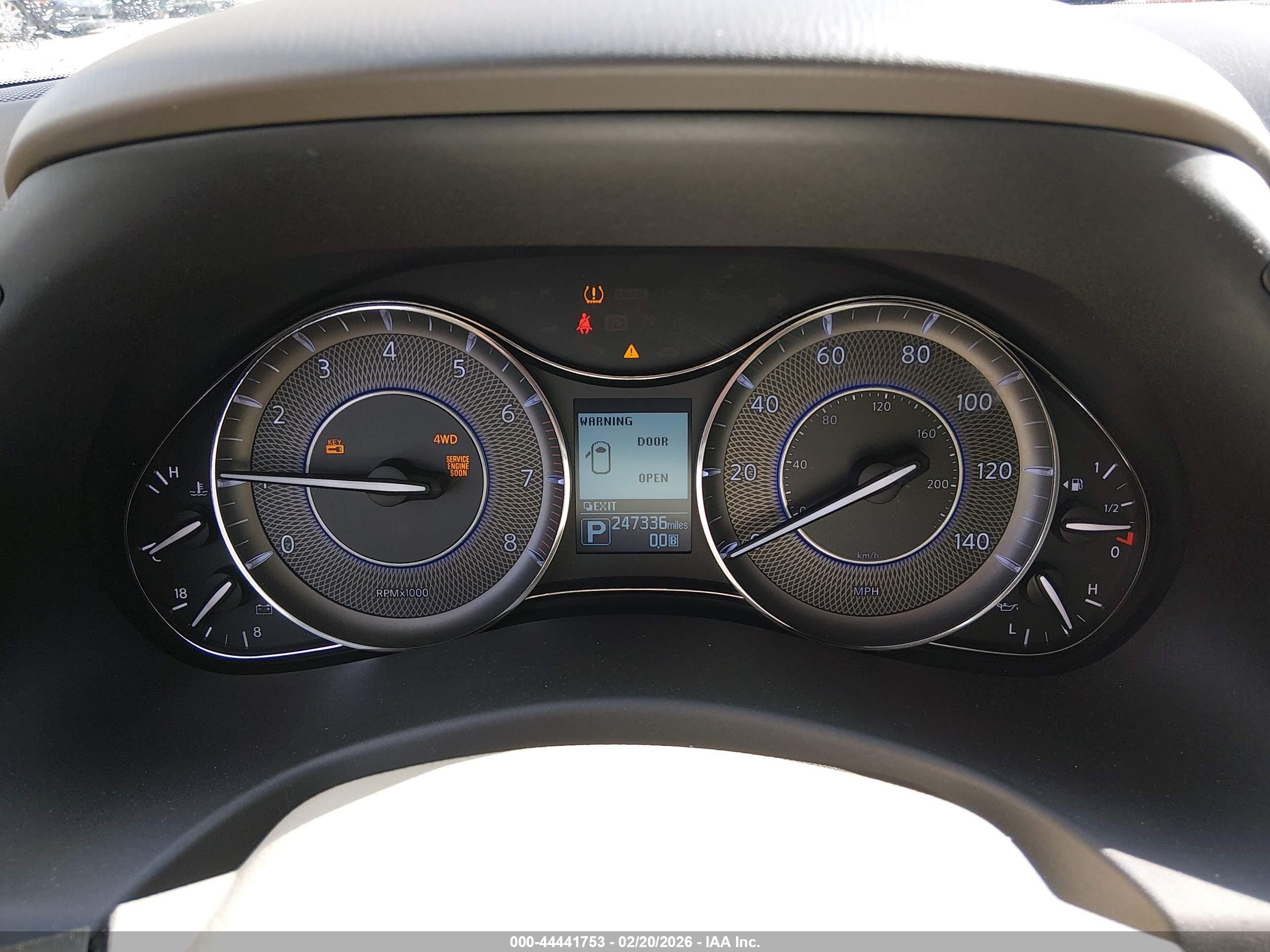 INFINITI QX80 image 7
