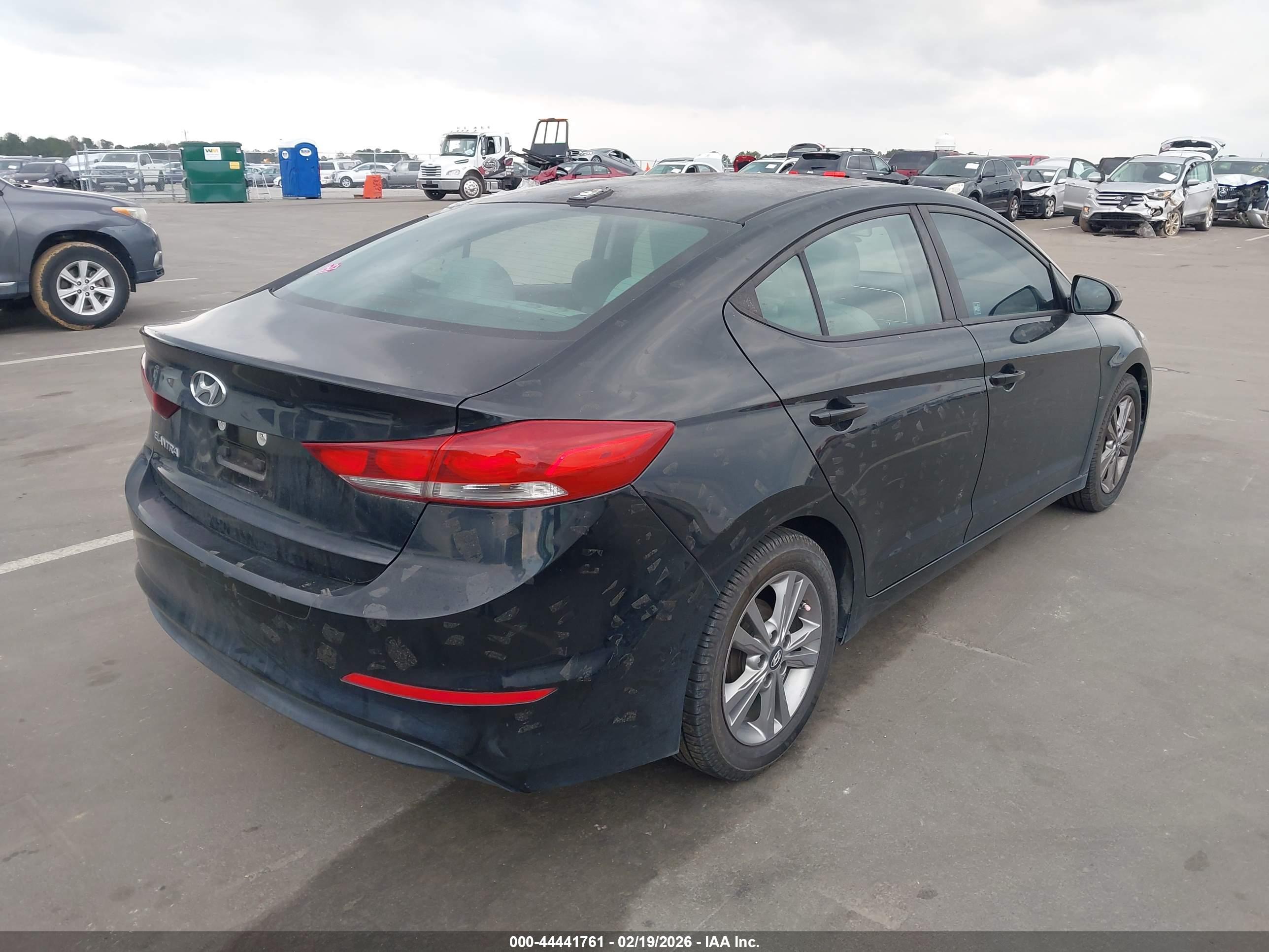 HYUNDAI ELANTRA image 4