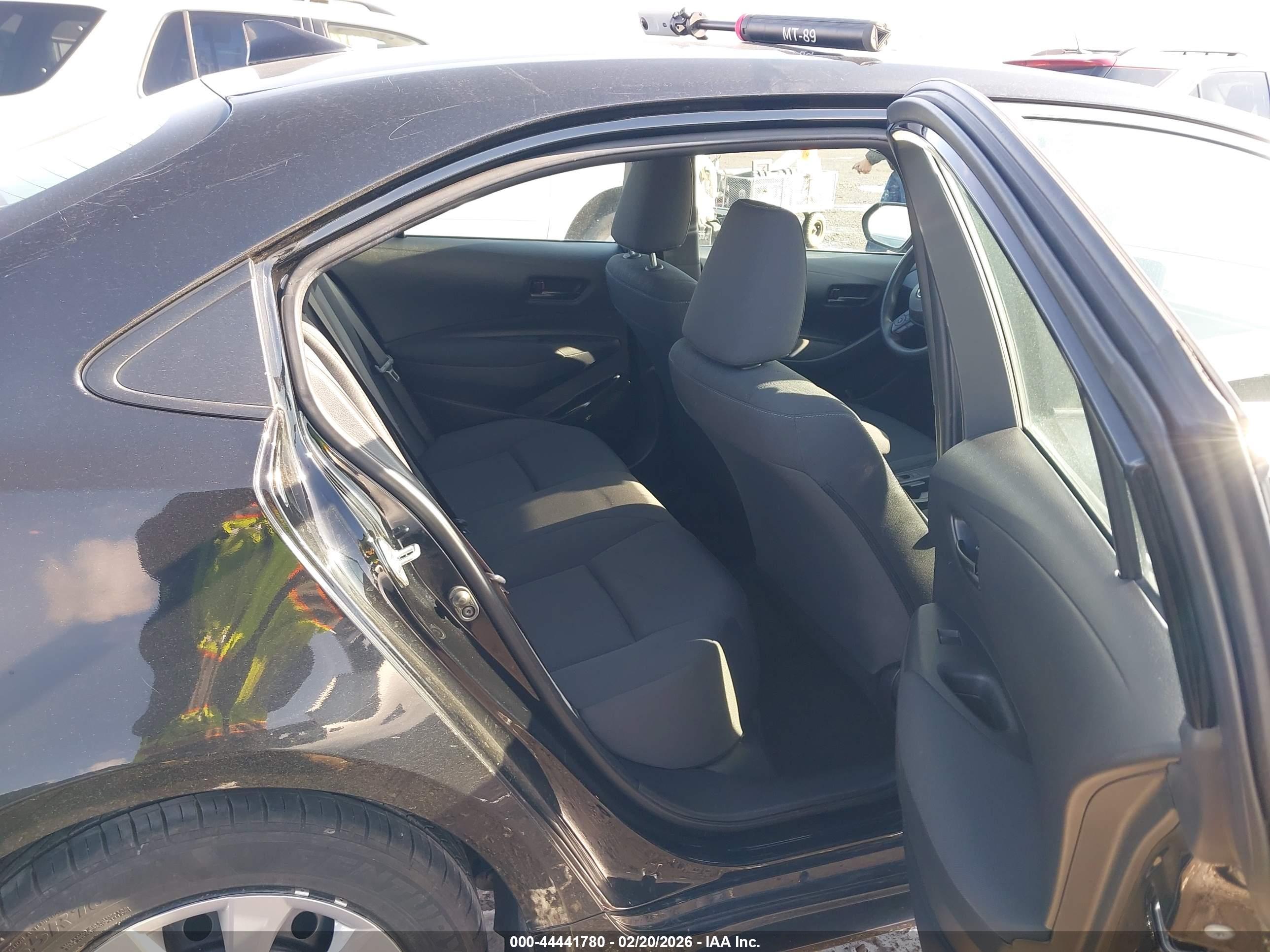 TOYOTA COROLLA image 8