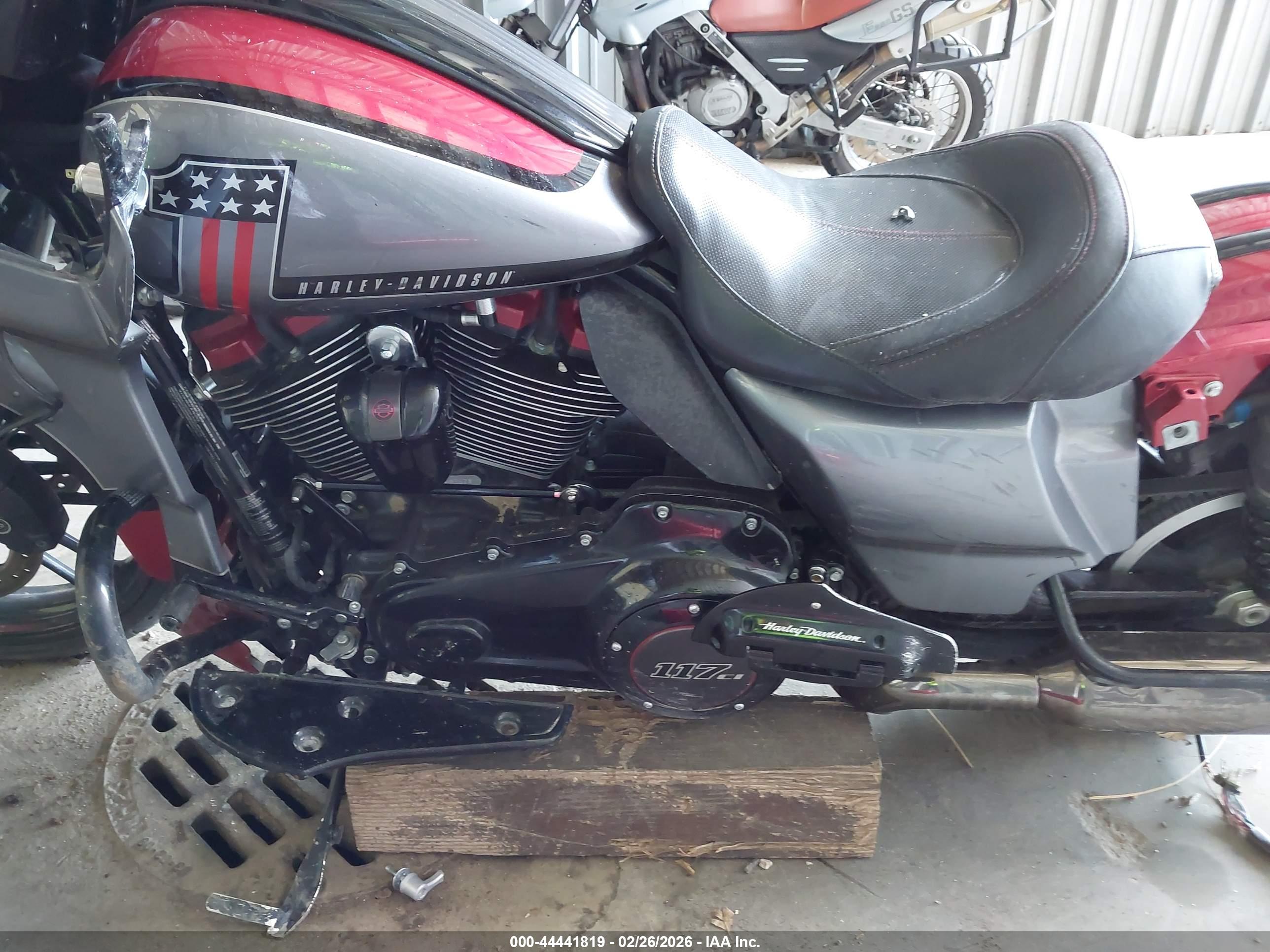 HARLEY-DAVIDSON FLTRXSE image 9