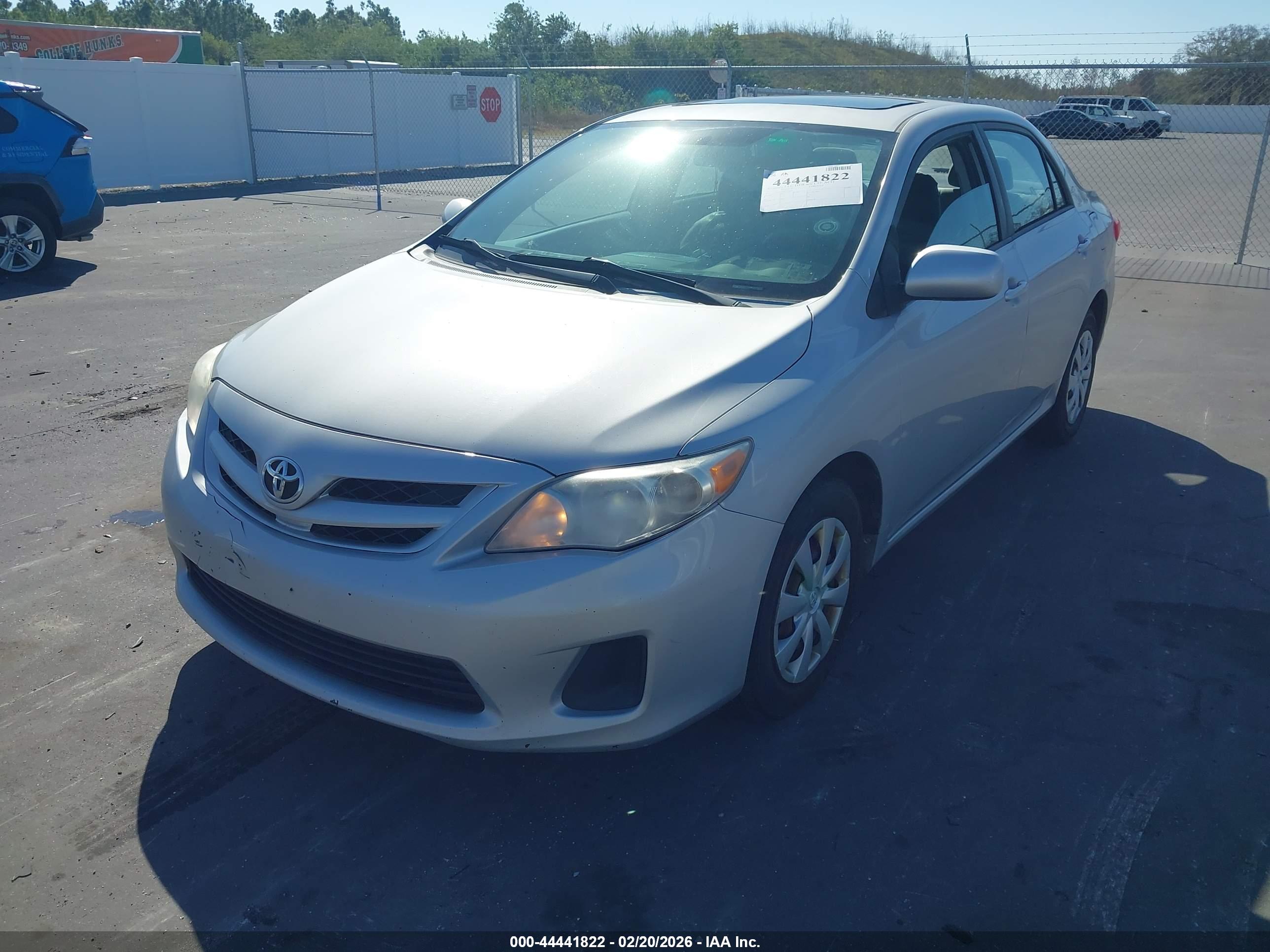 TOYOTA COROLLA image 2