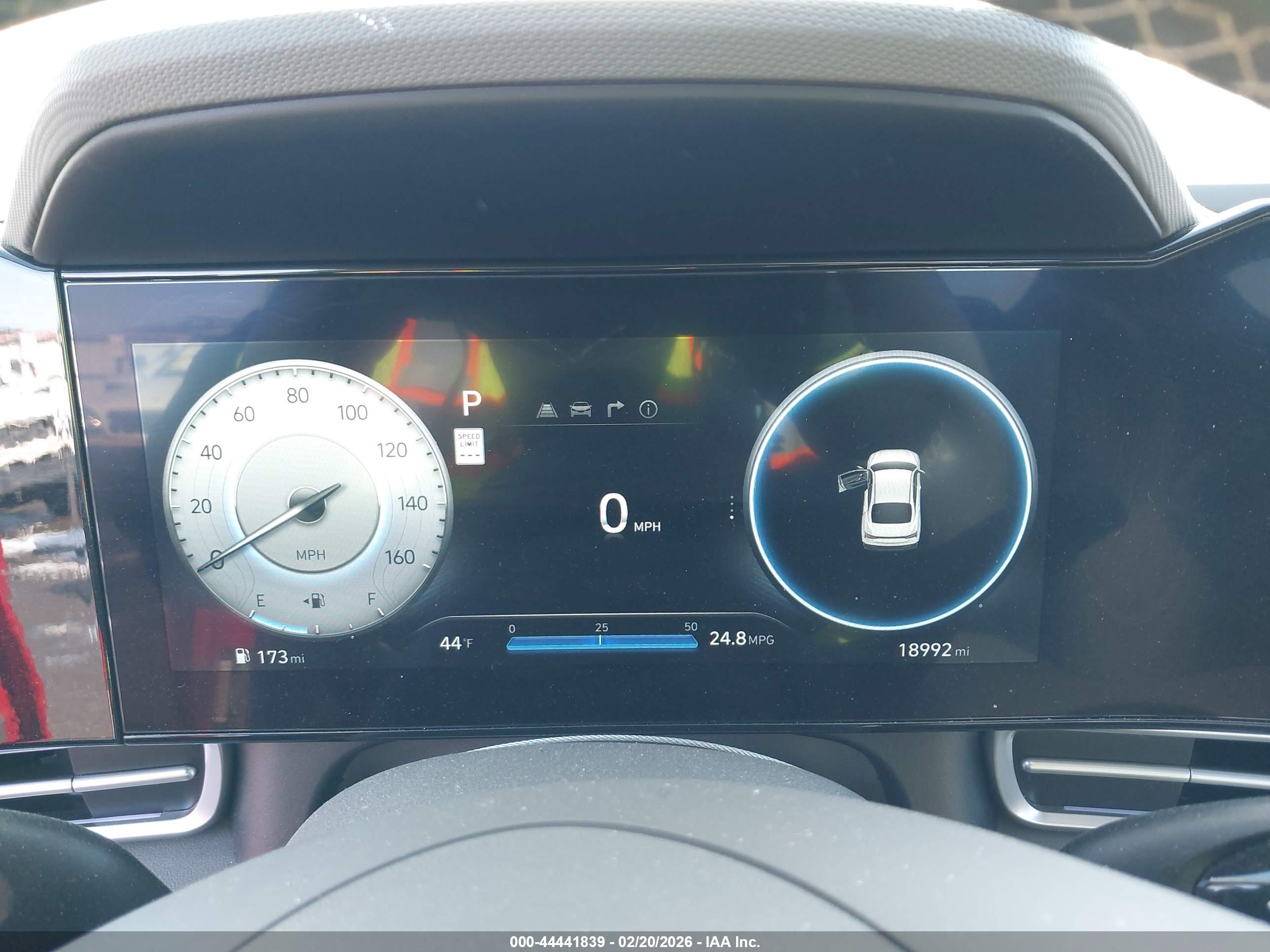 HYUNDAI ELANTRA image 7