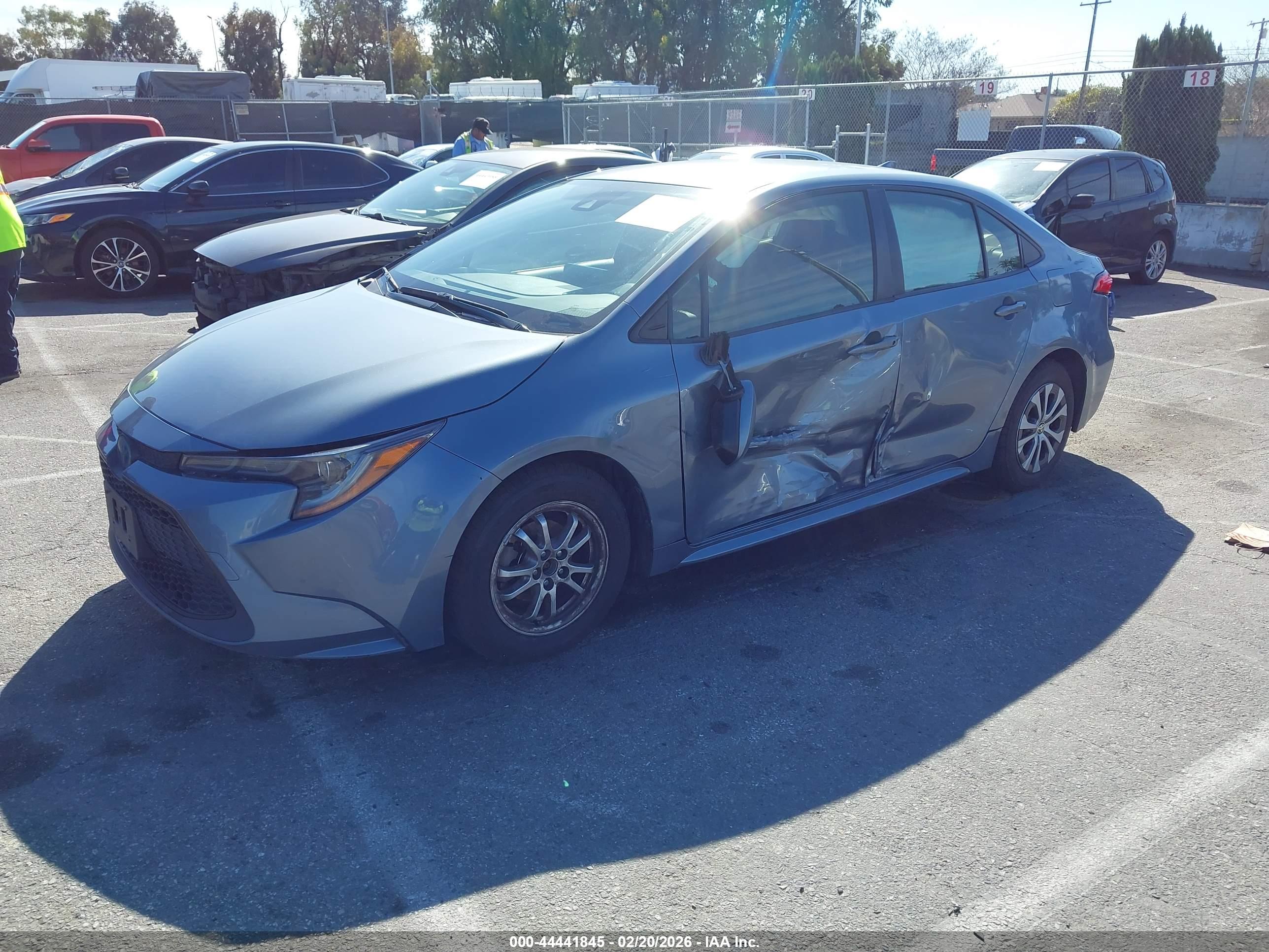 TOYOTA COROLLA image 2