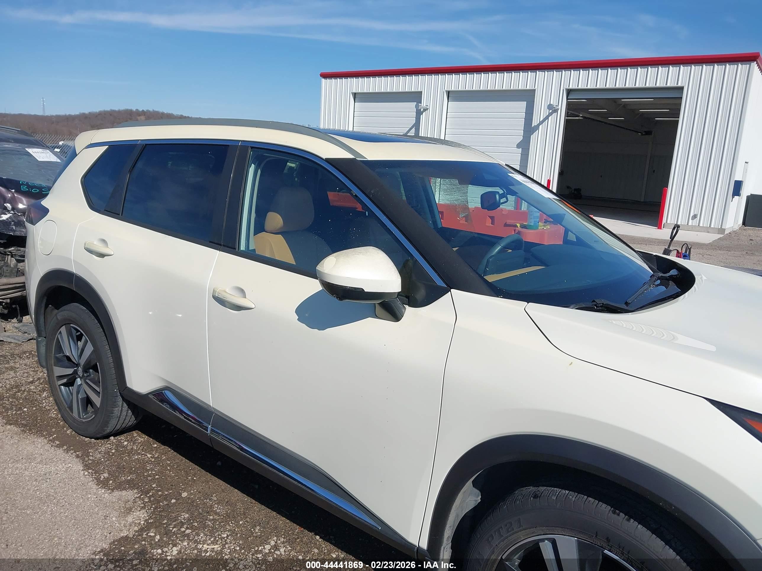 NISSAN ROGUE image 6