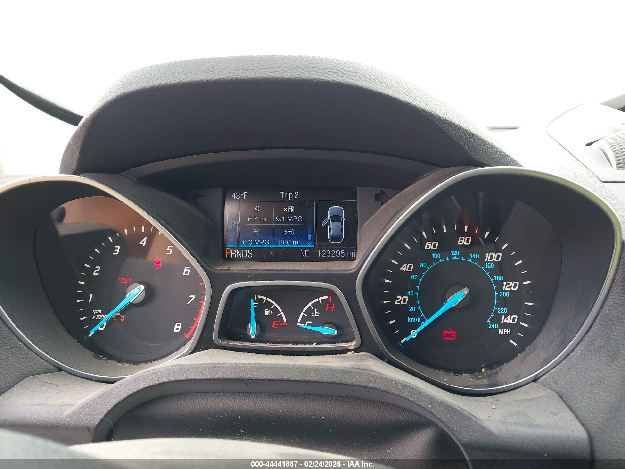FORD ESCAPE image 7