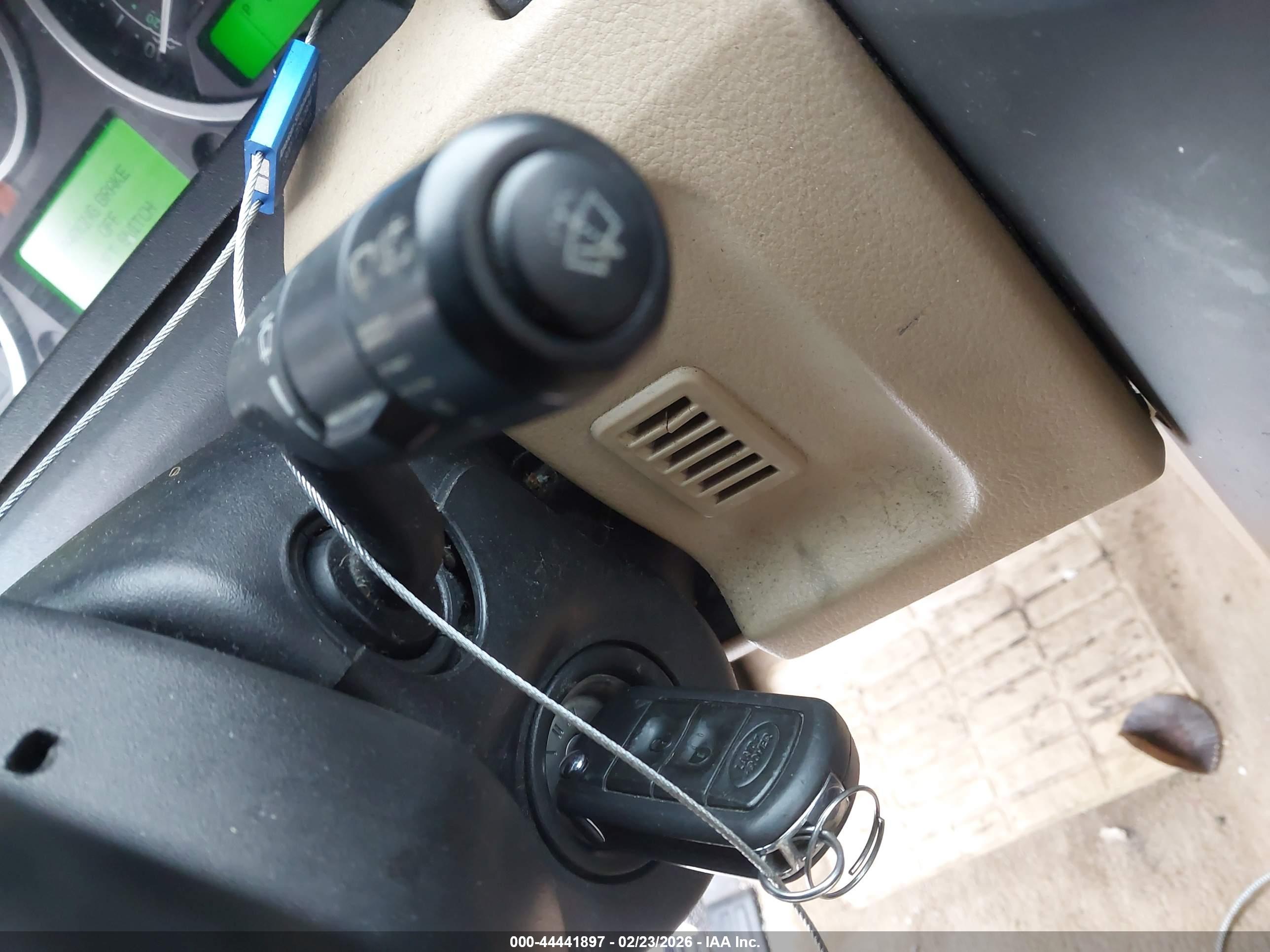 LAND ROVER image 11