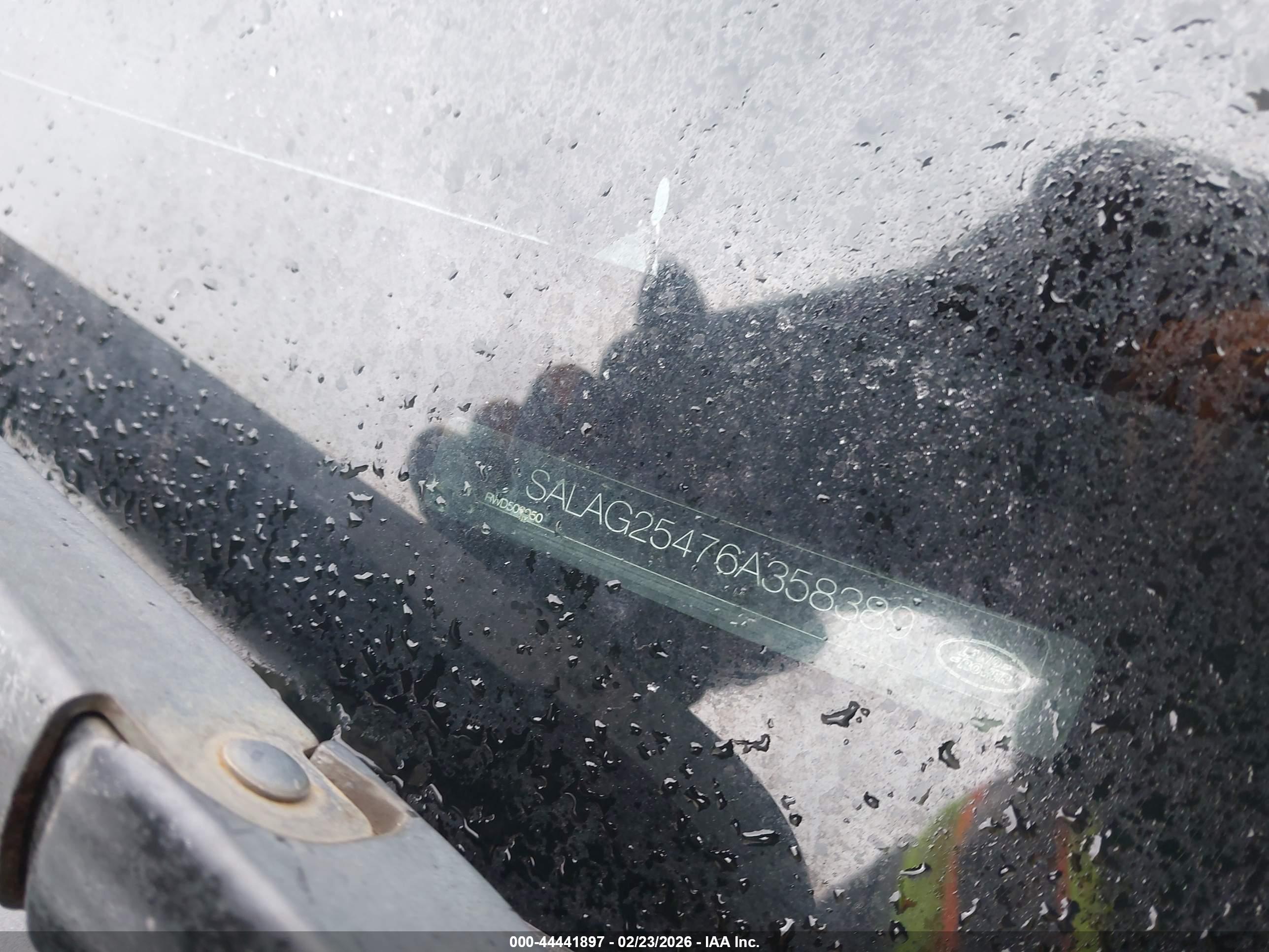 LAND ROVER image 9
