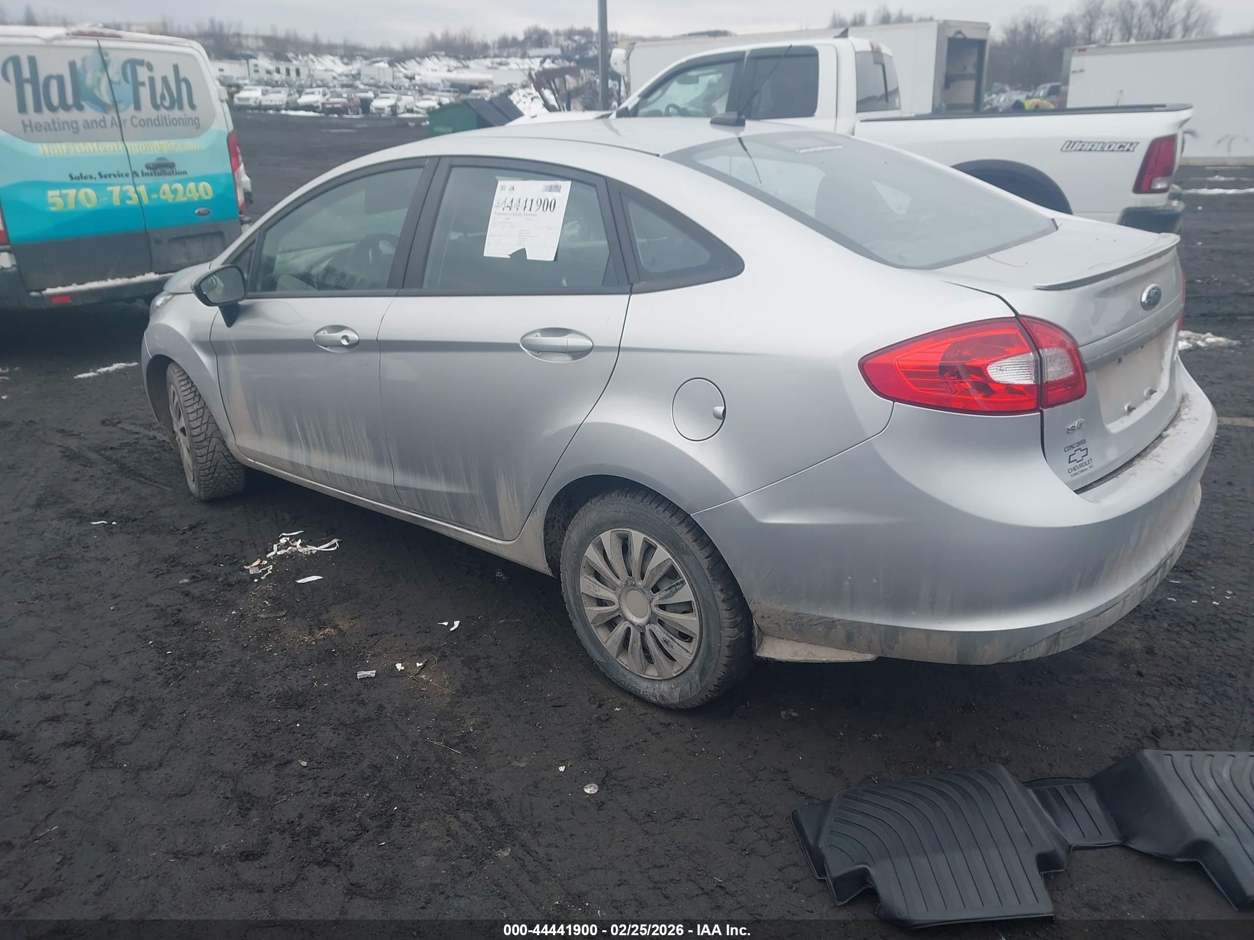 FORD FIESTA image 3