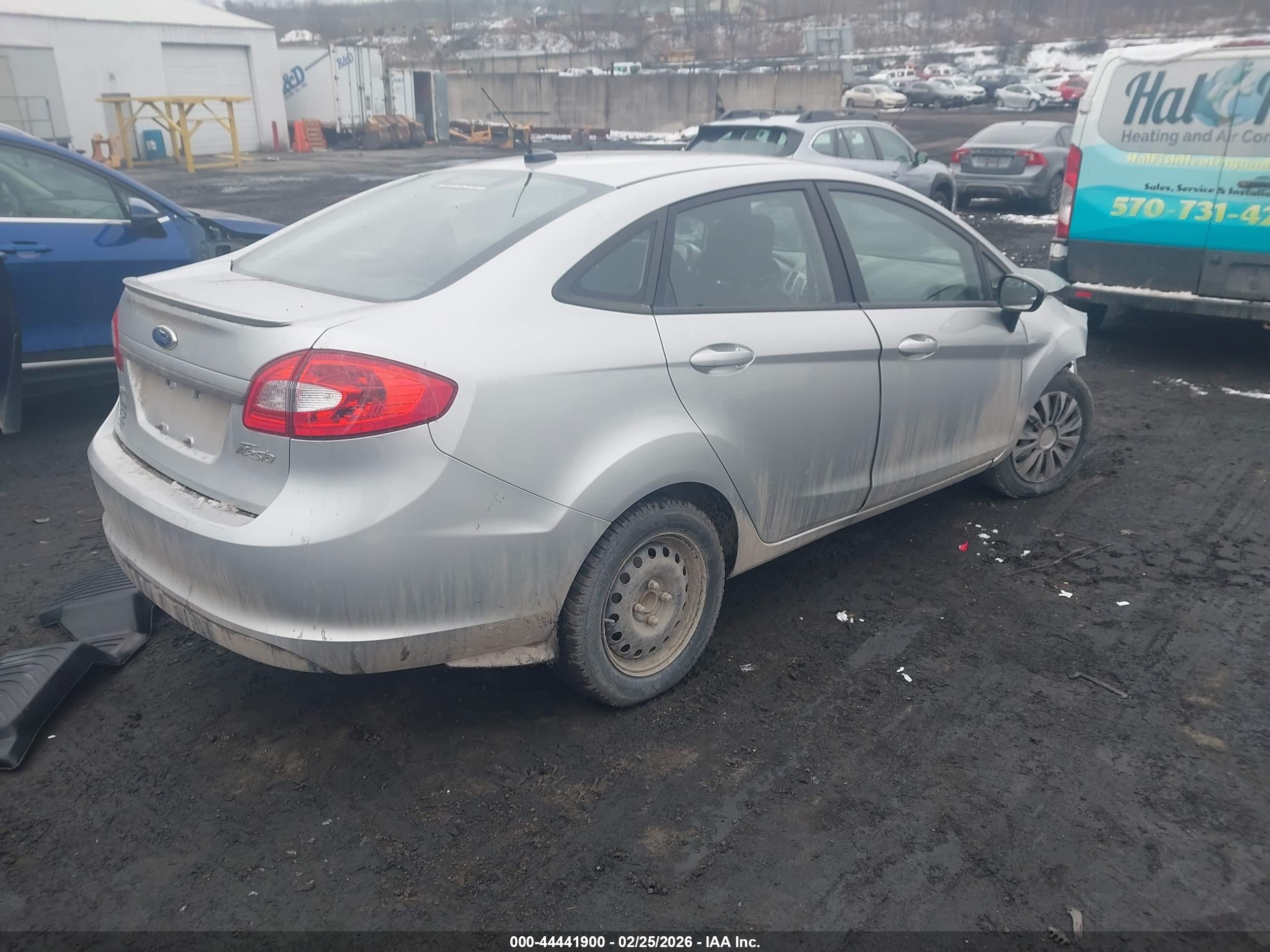 FORD FIESTA image 4