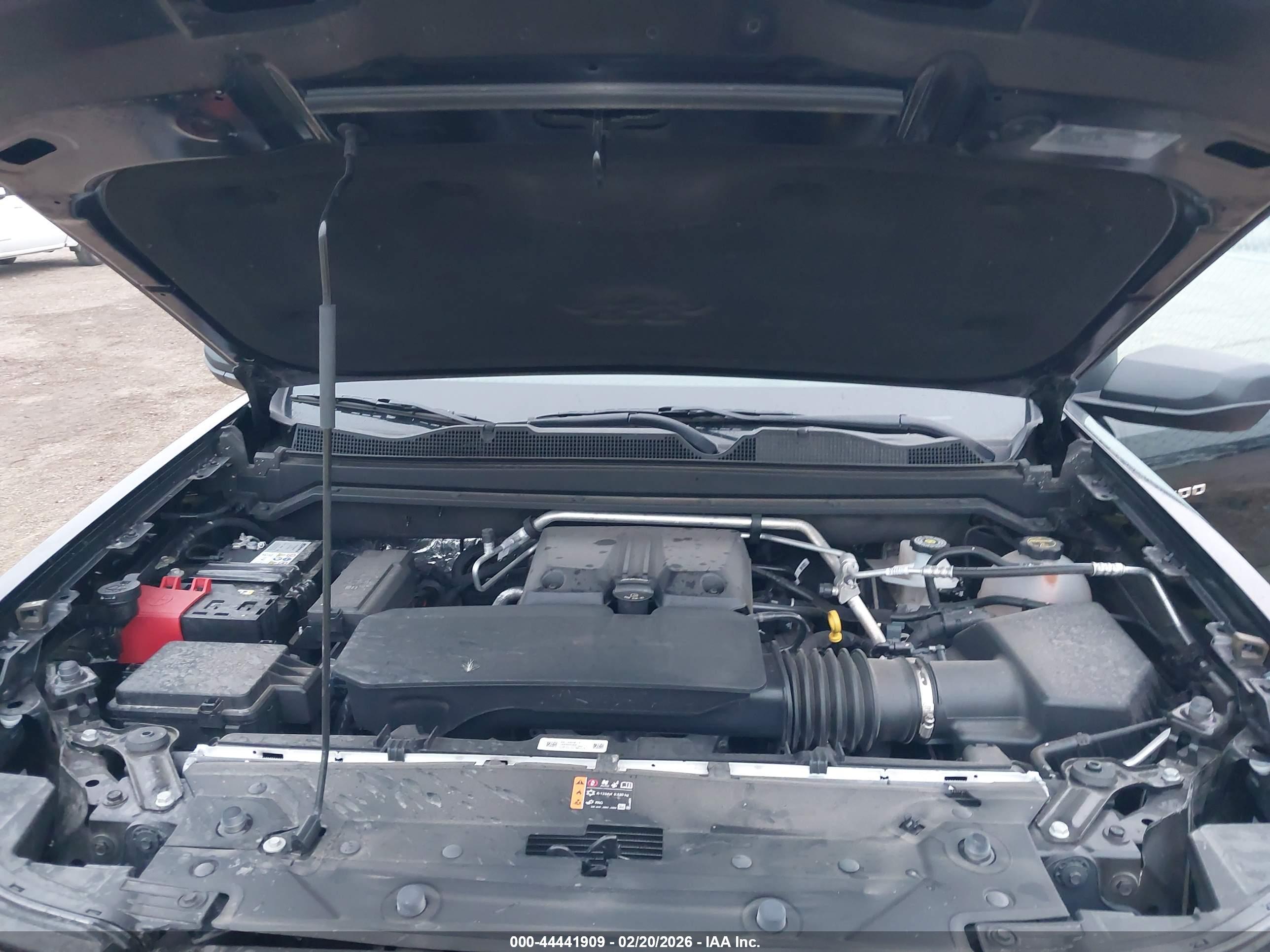 CHEVROLET COLORADO image 10