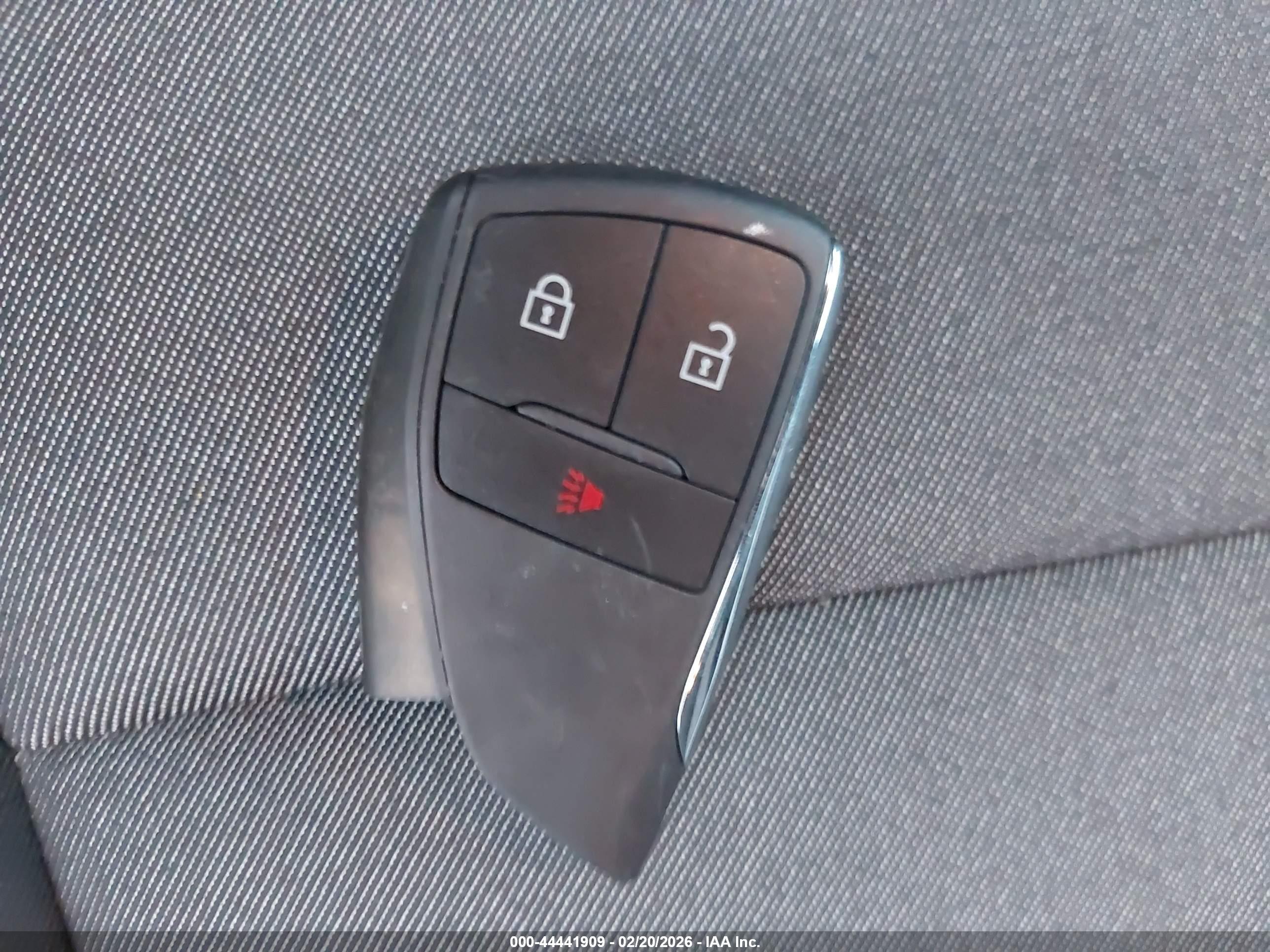 CHEVROLET COLORADO image 11