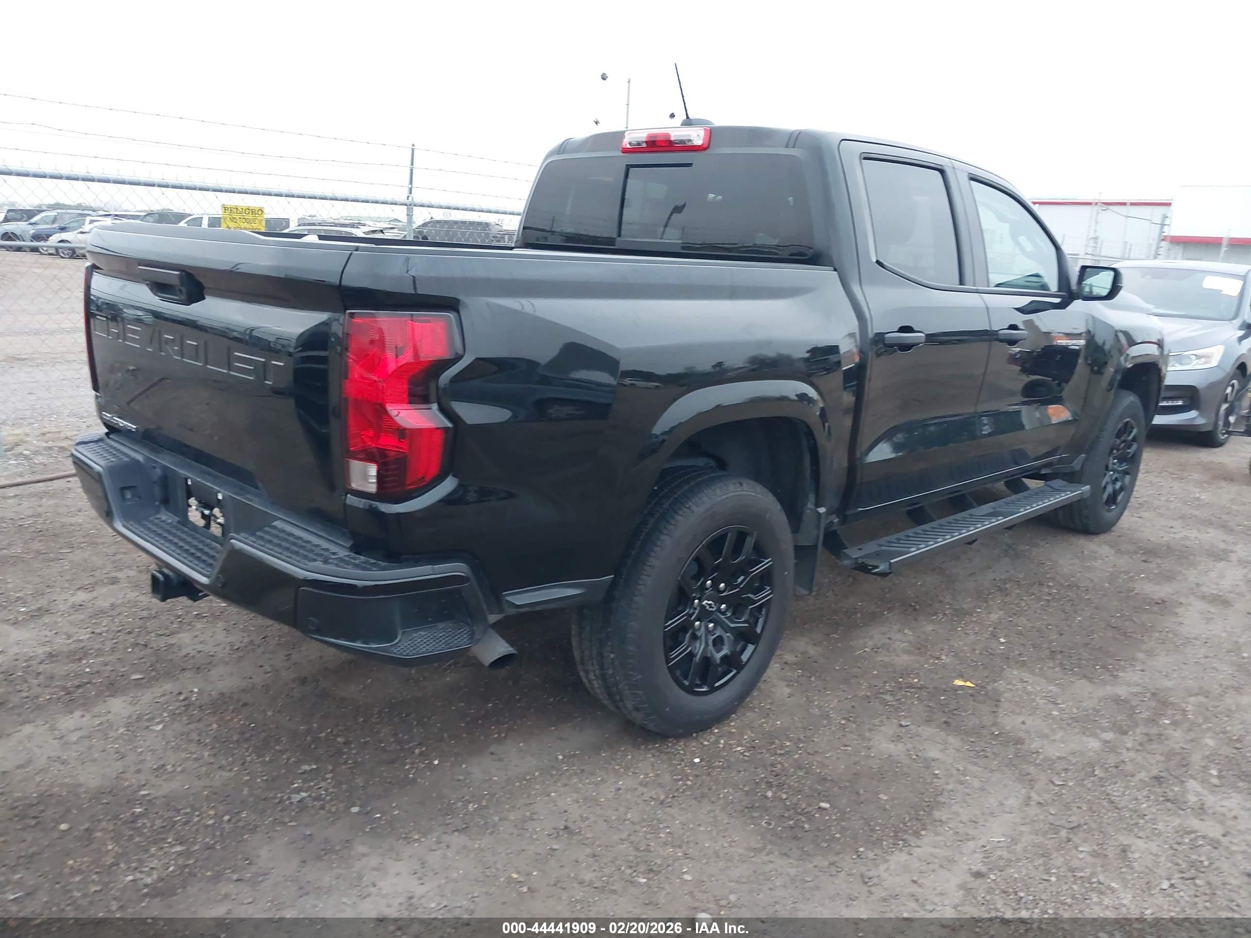 CHEVROLET COLORADO image 4