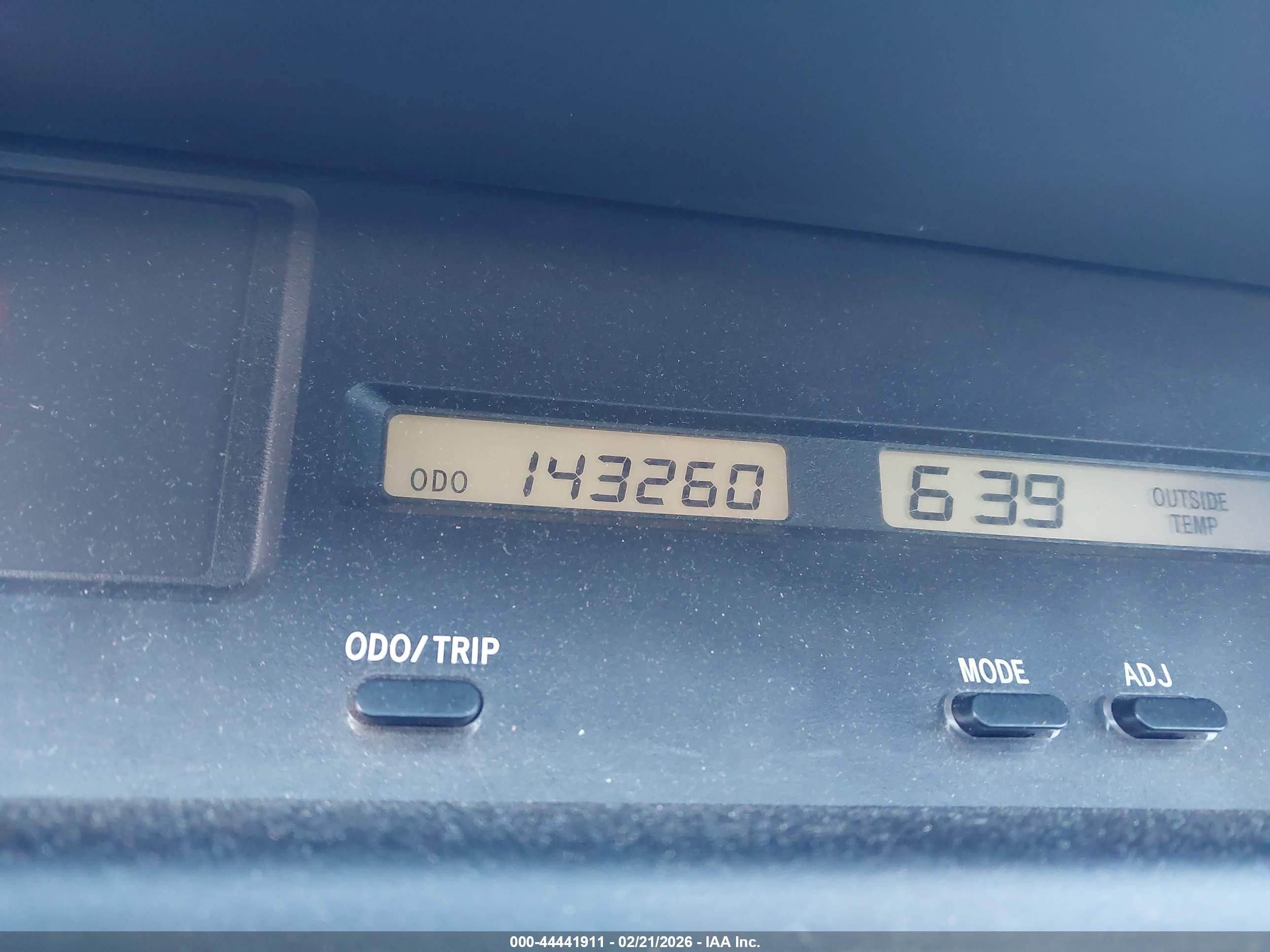 TOYOTA AVALON image 7
