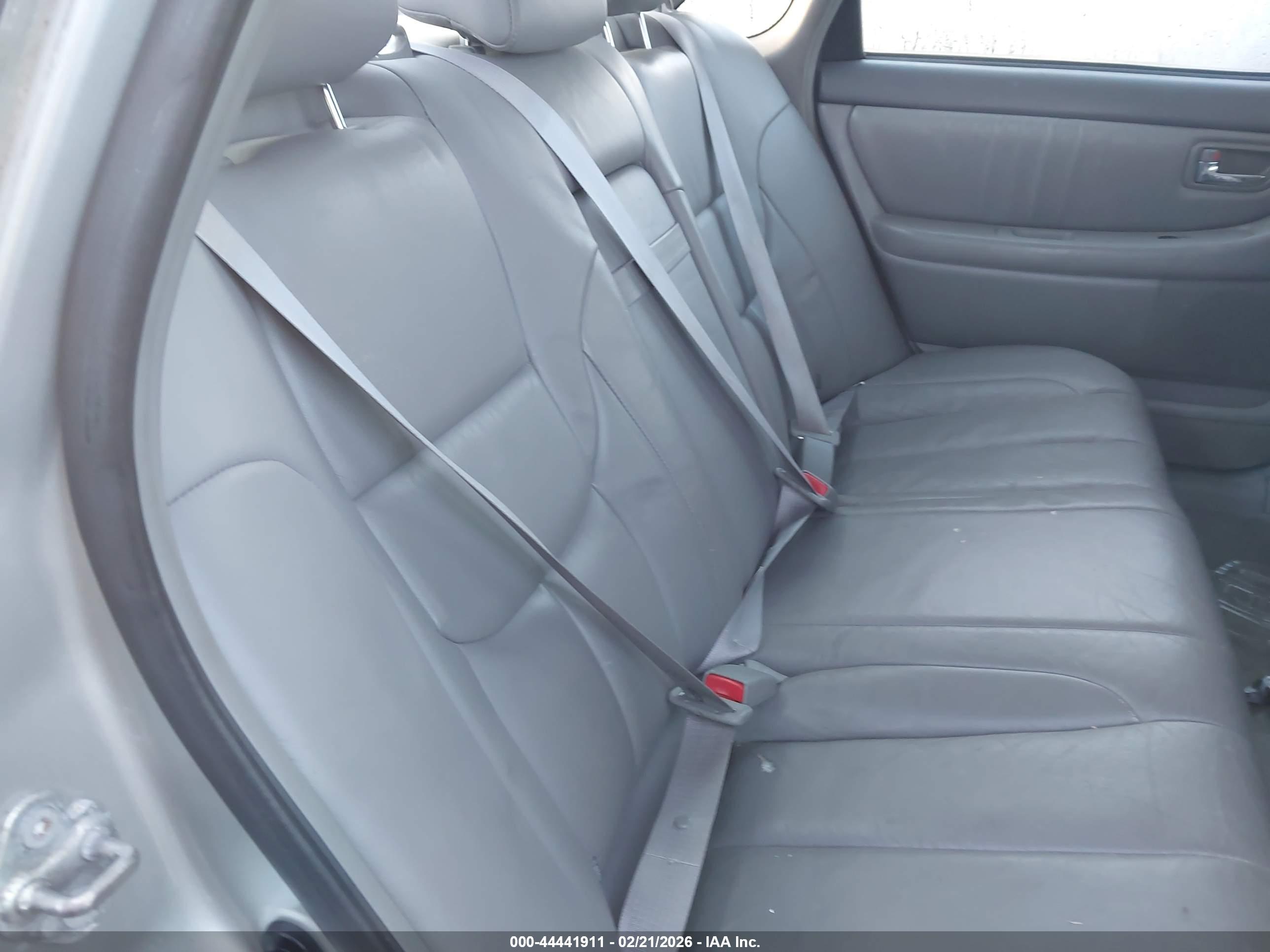 TOYOTA AVALON image 8