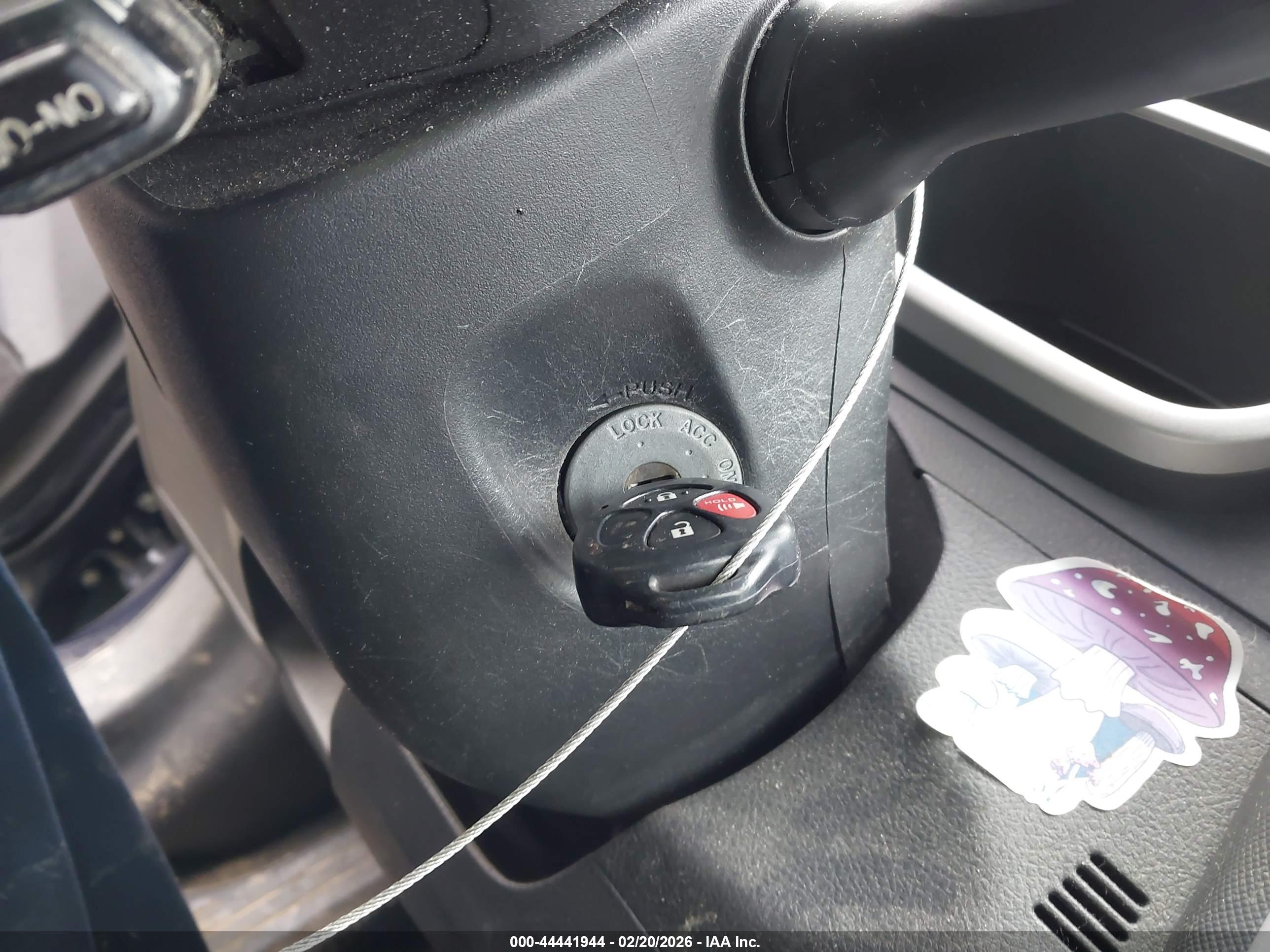 PONTIAC VIBE image 11