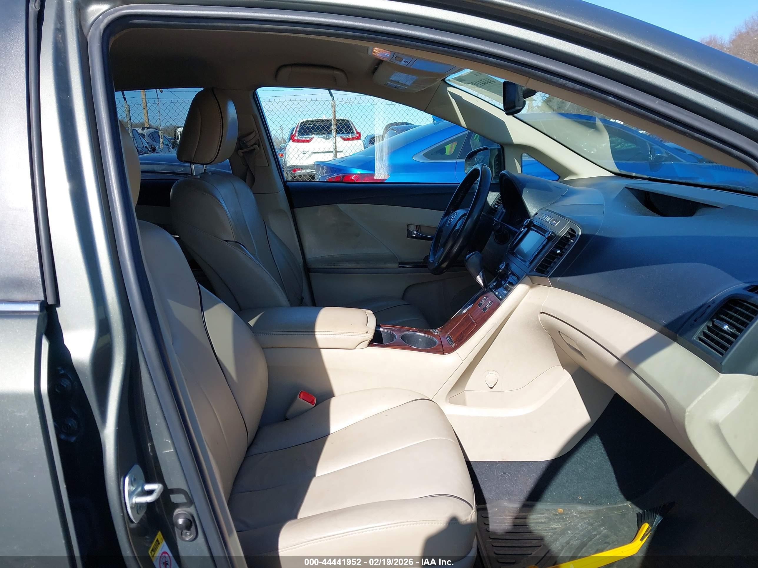TOYOTA VENZA image 5