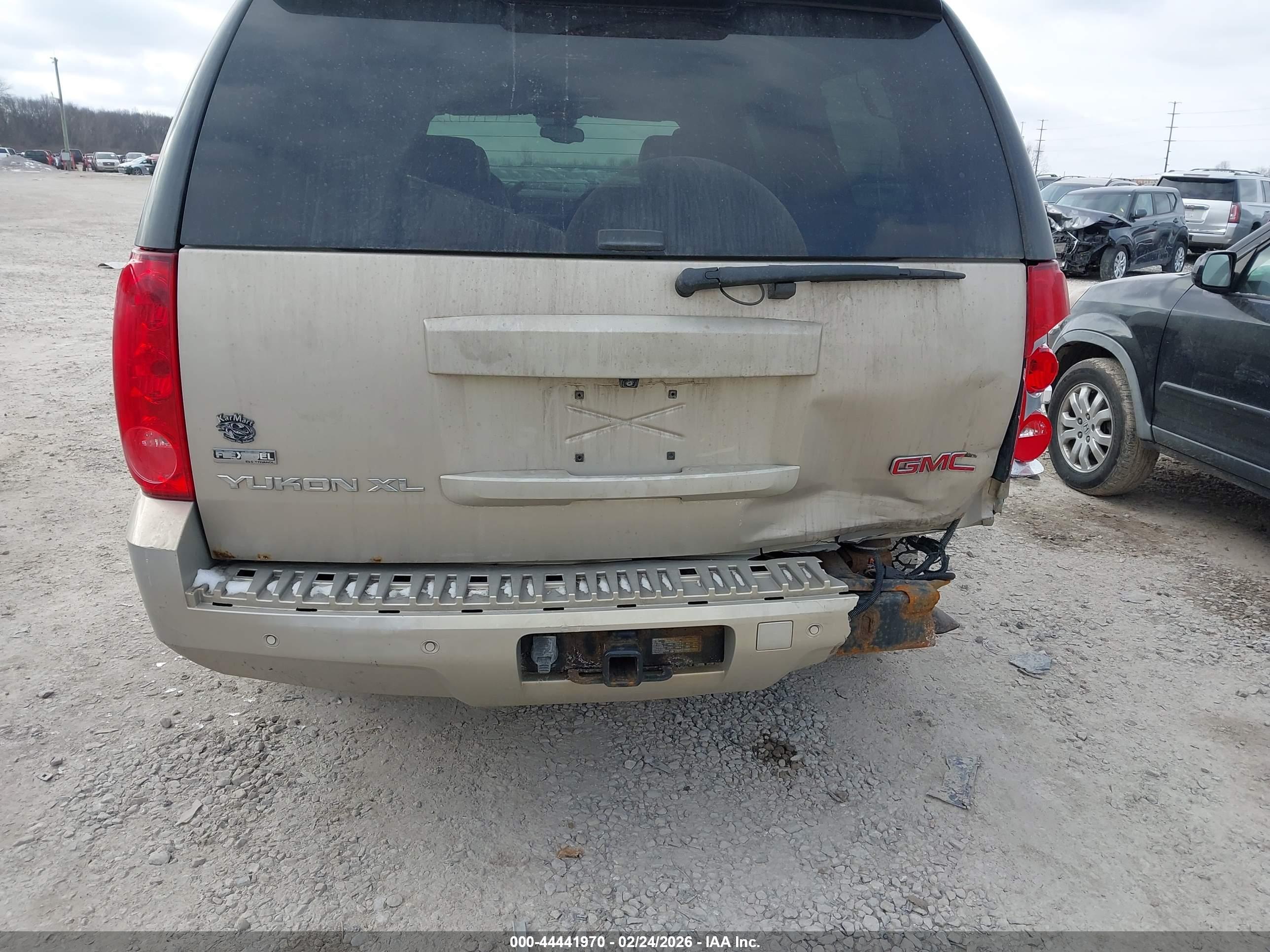 GMC YUKON image 6