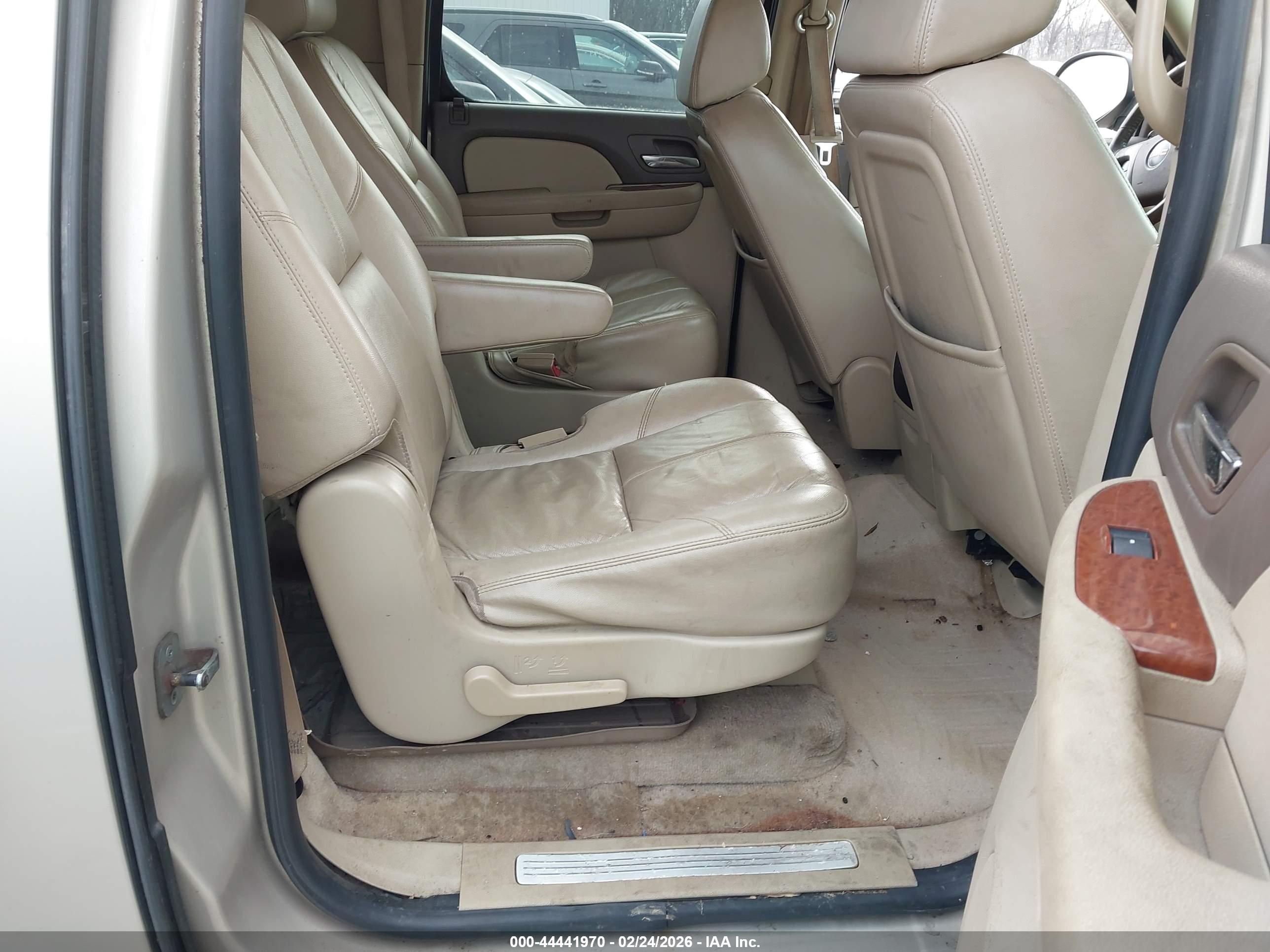 GMC YUKON image 8